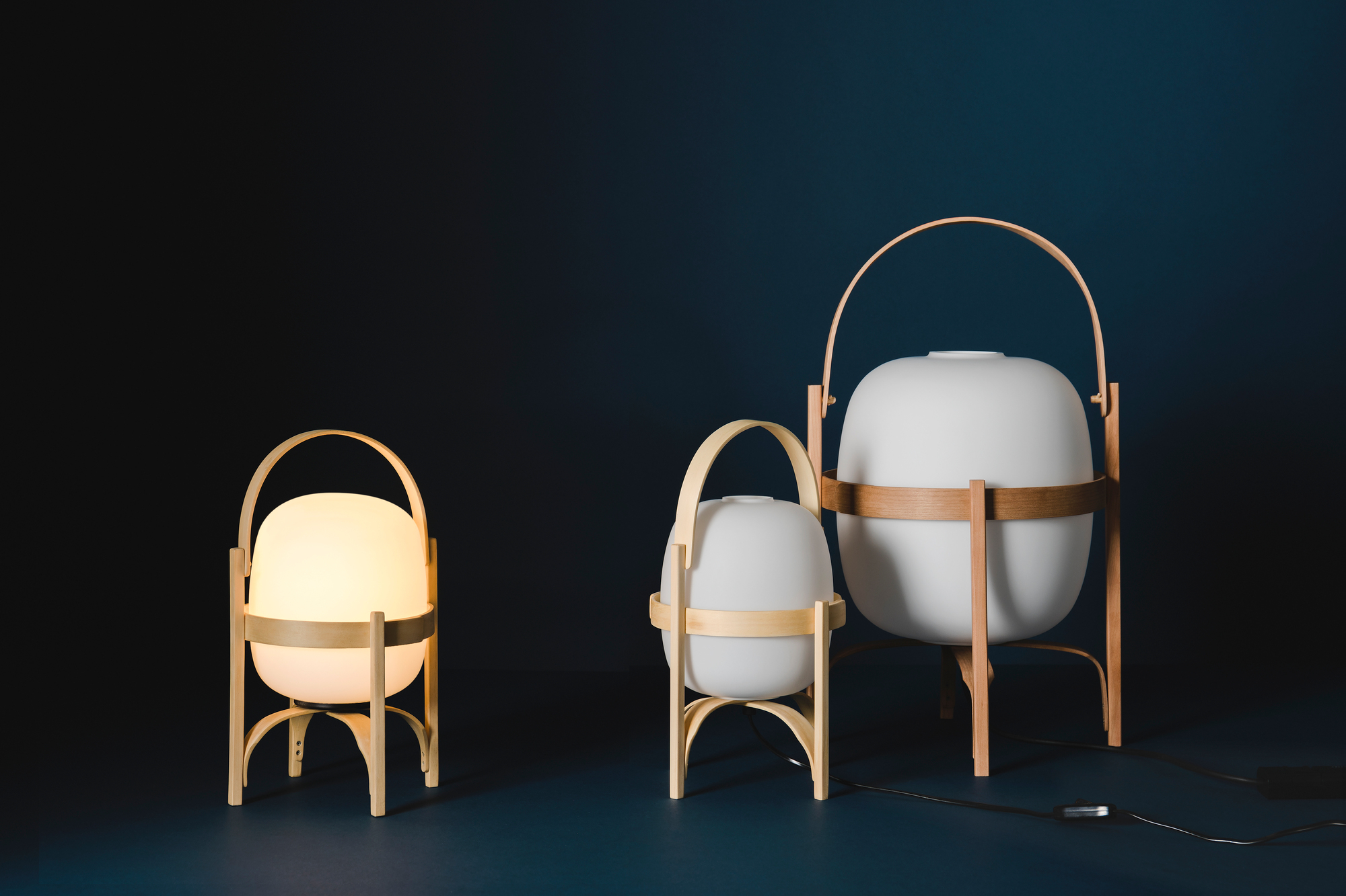 Cestita Table lamp / Table lantern Santa &amp; Cole Opal Glass Shade