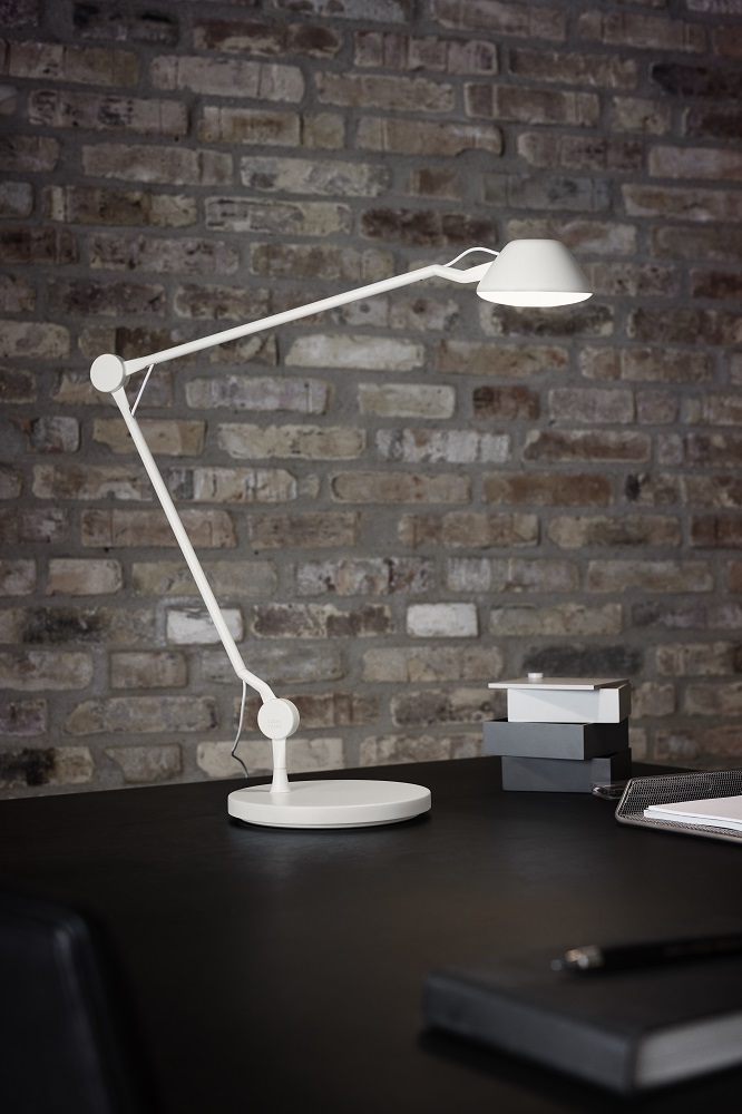 AQ01 Table lamp Fritz Hansen