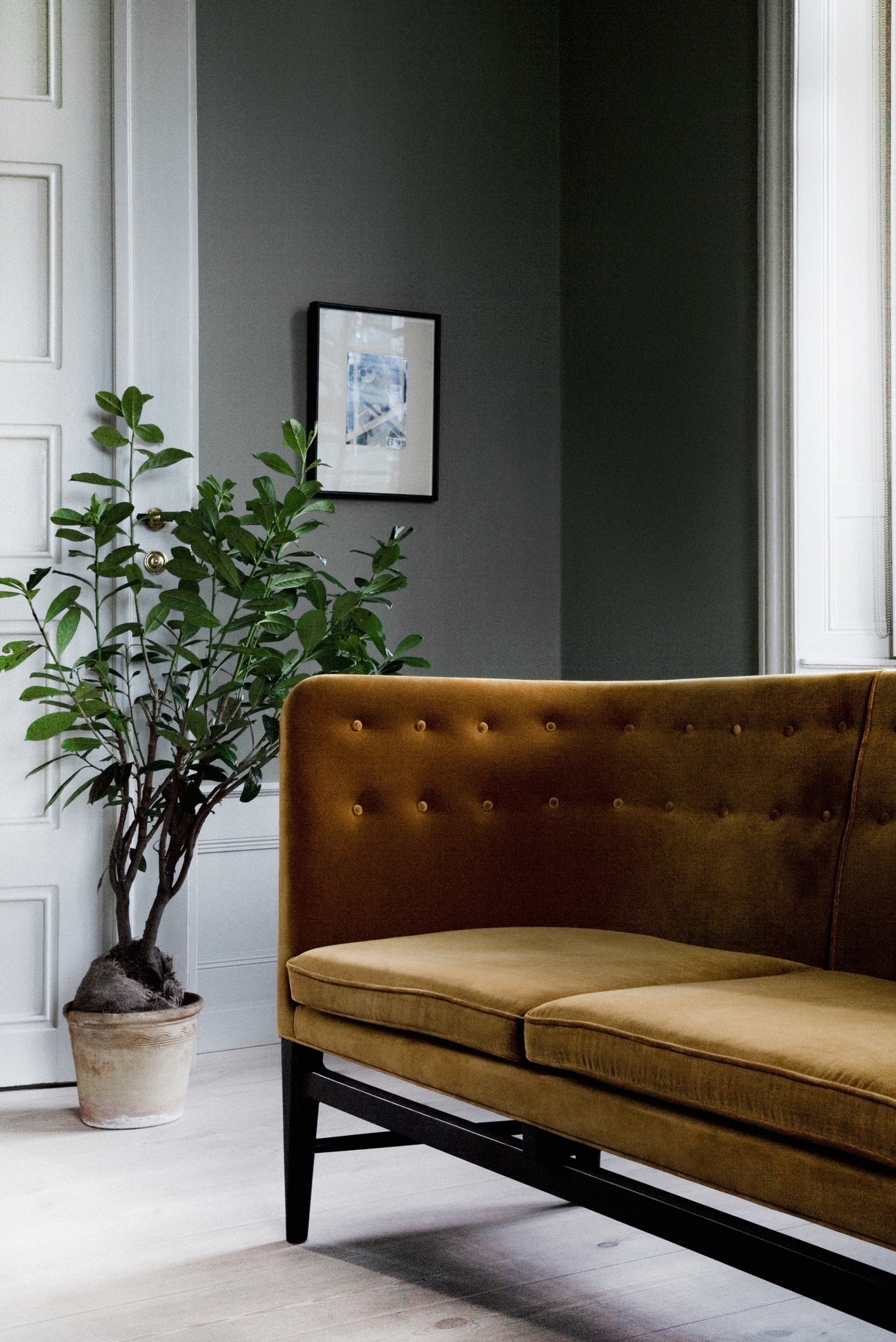 Mayor 3-Seater Sofa AJ5 AndTradition