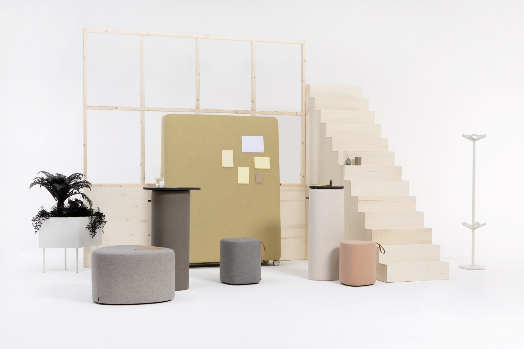  Pully Triangular Stool Cascando 