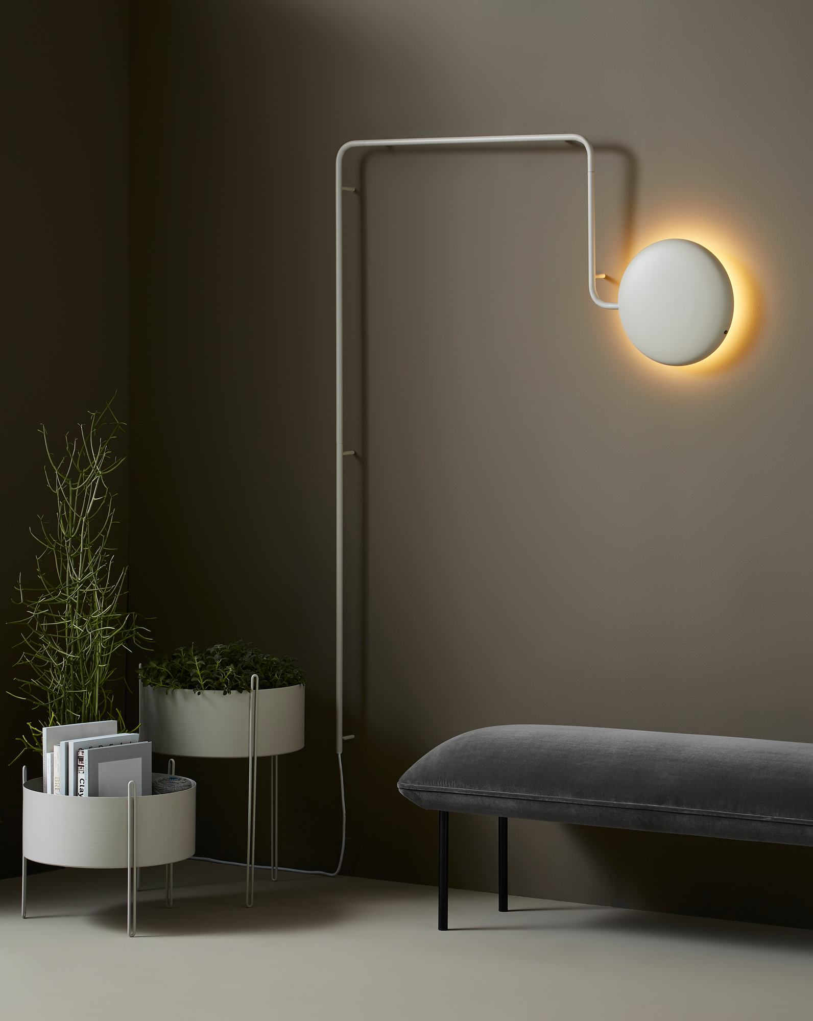 Pidestall Planter Large Taupe Woud