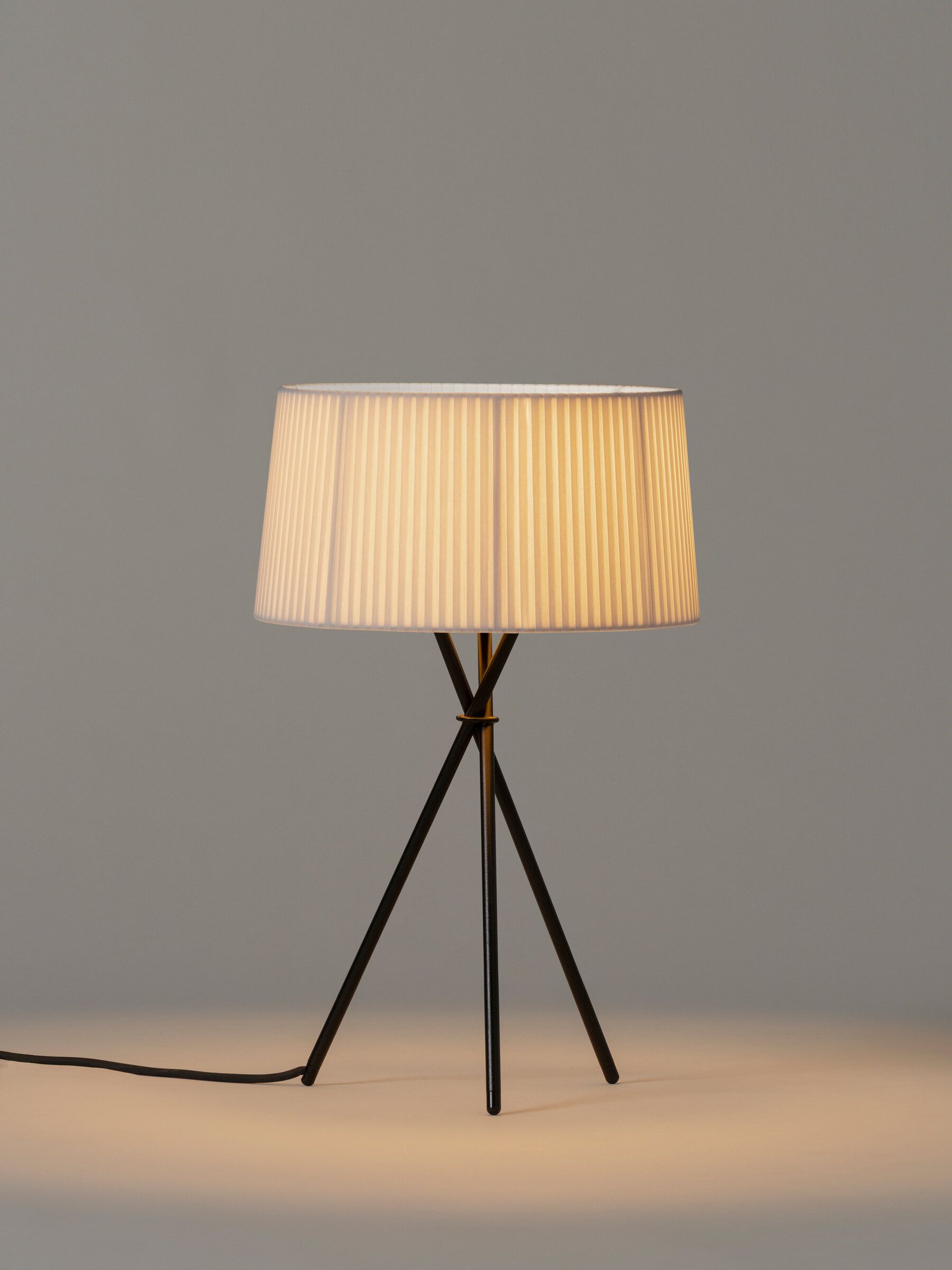 Tripode M3 Table Lamp Santa & Cole