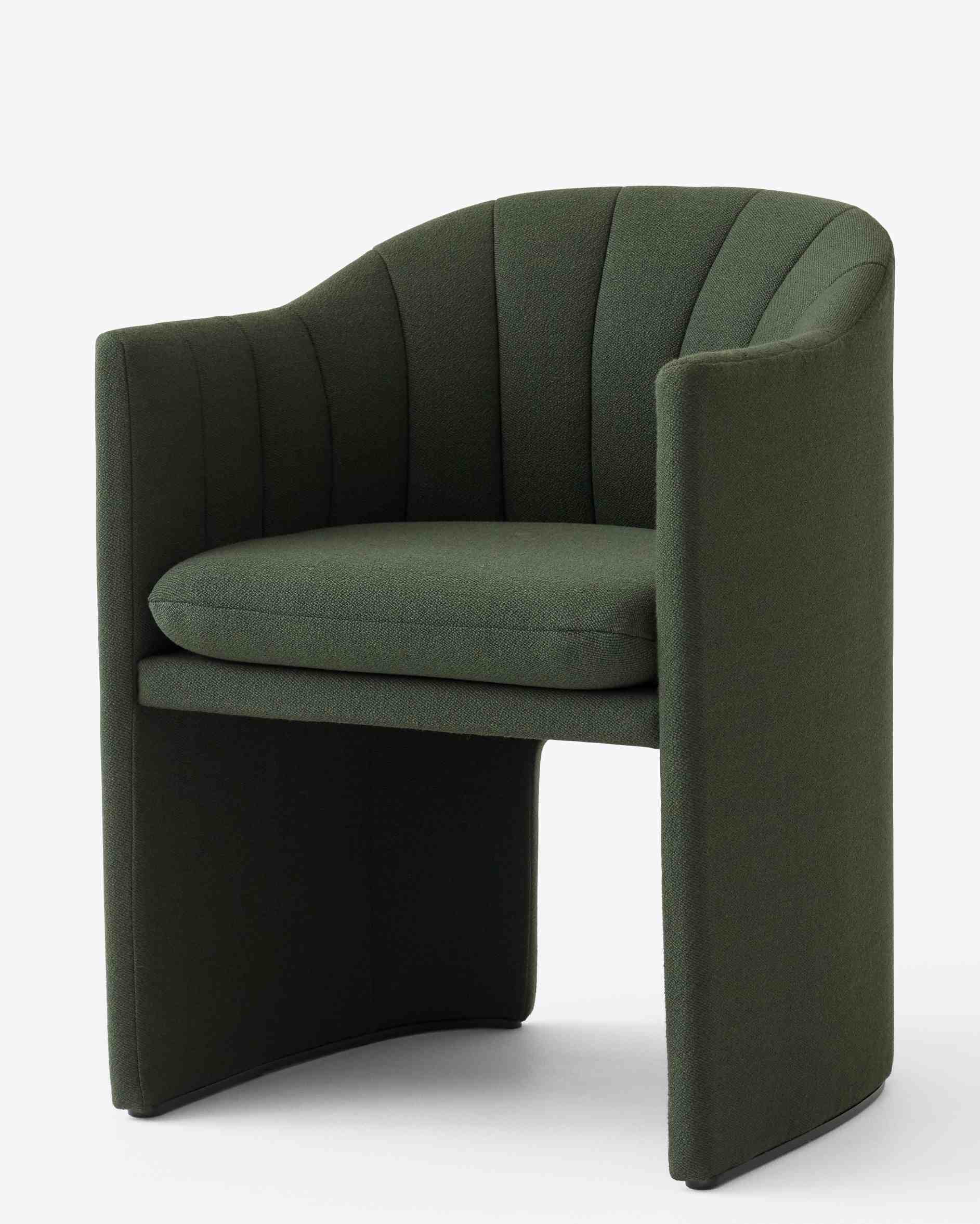 Loafer Armchair SC24 AndTradition