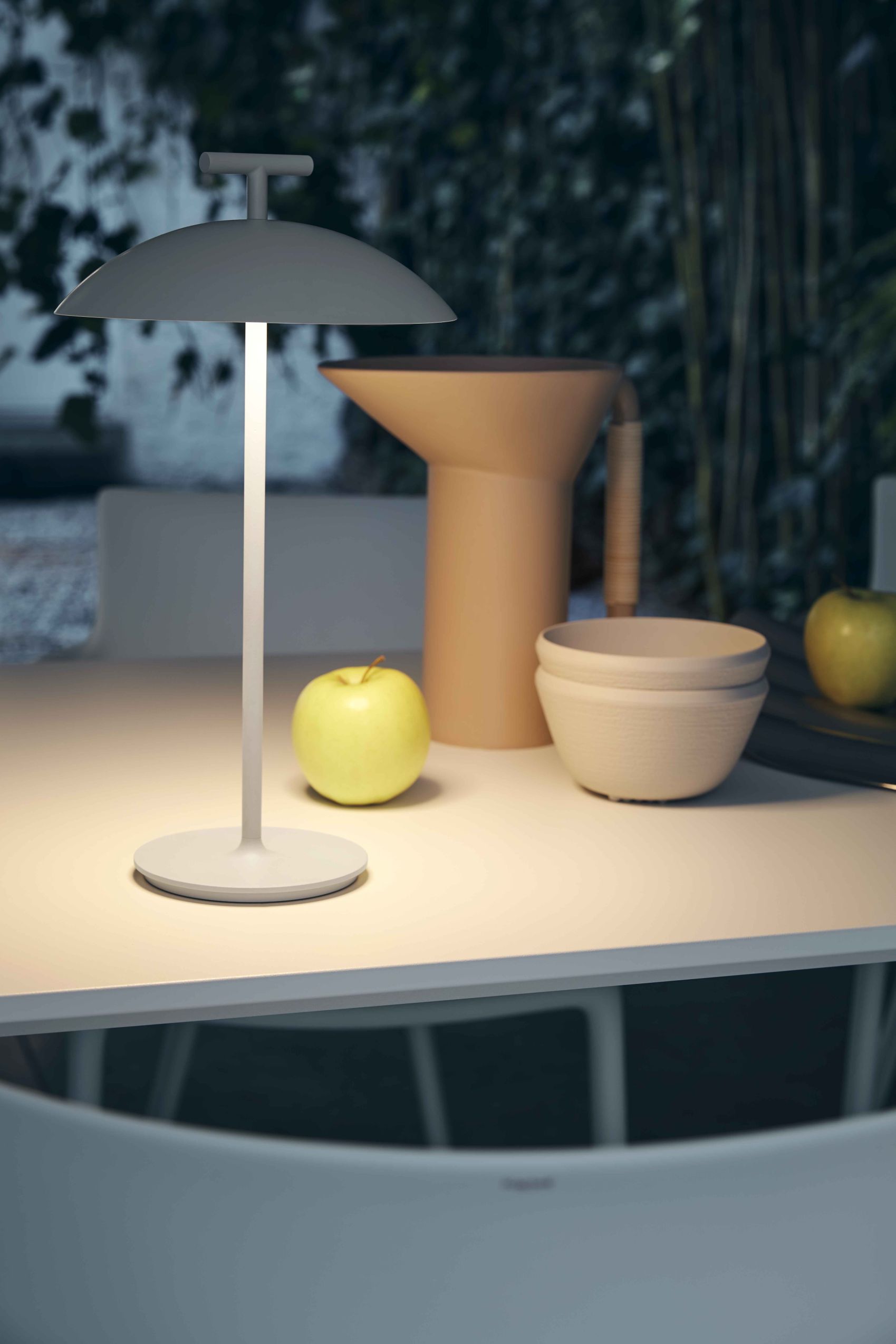 Mini Geen-A Table lamp black Kartell