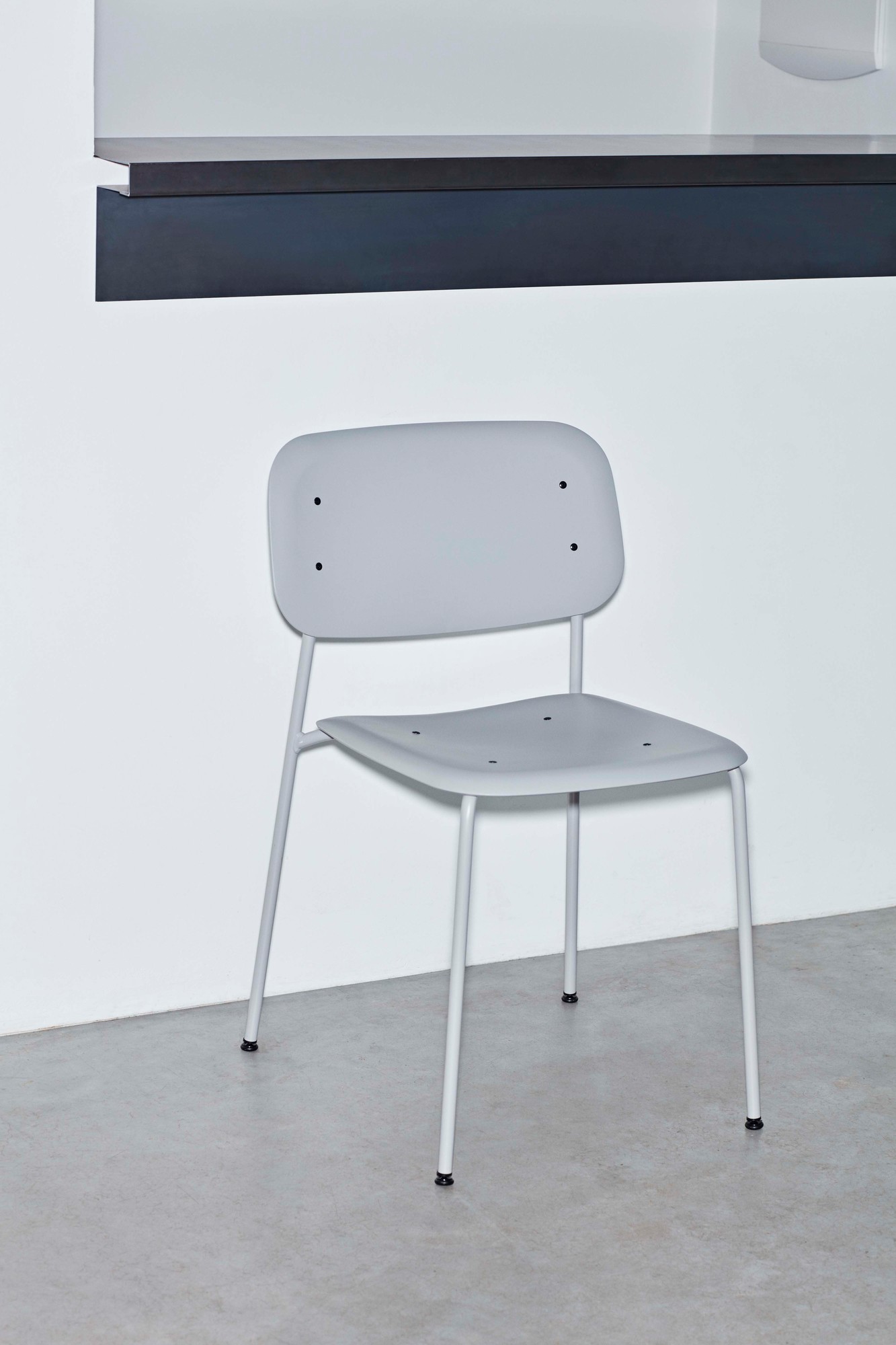 Soft Edge 45 Chair Soft grau Hay Grauer Soft Edge Stuhl von Hay, ein moderner Designstuhl für Esszimmer und Büro.