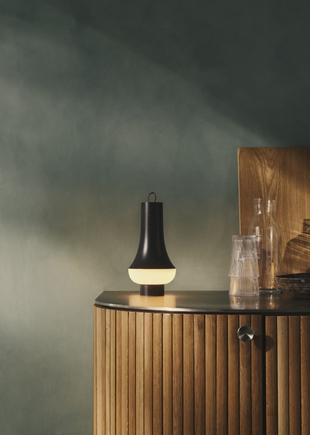 Tomoshi Portable rechargeable lamp / table lamp Louis Poulsen