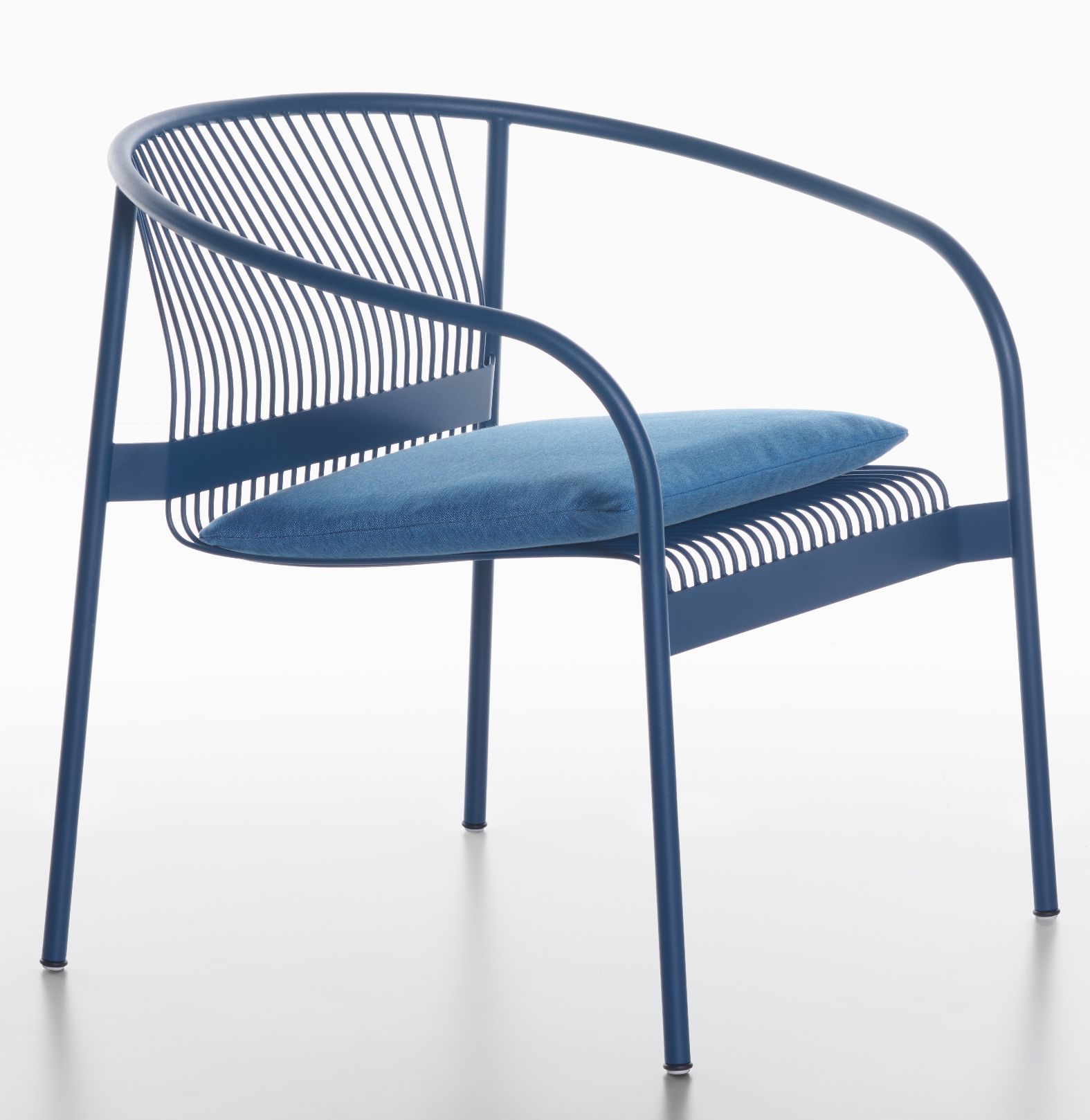 Velit Lounge Chair Indoor / Outdoor Armchair Plank