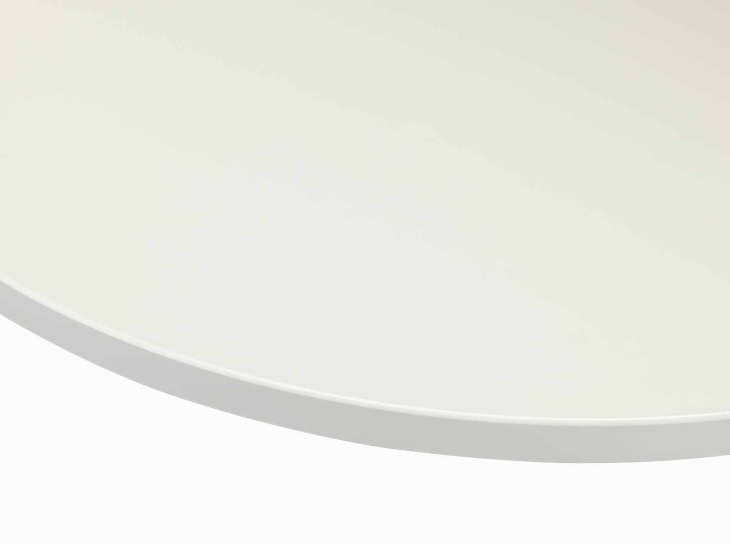 Eames Contract Tables High Standing Table Ø 80 cm Vitra