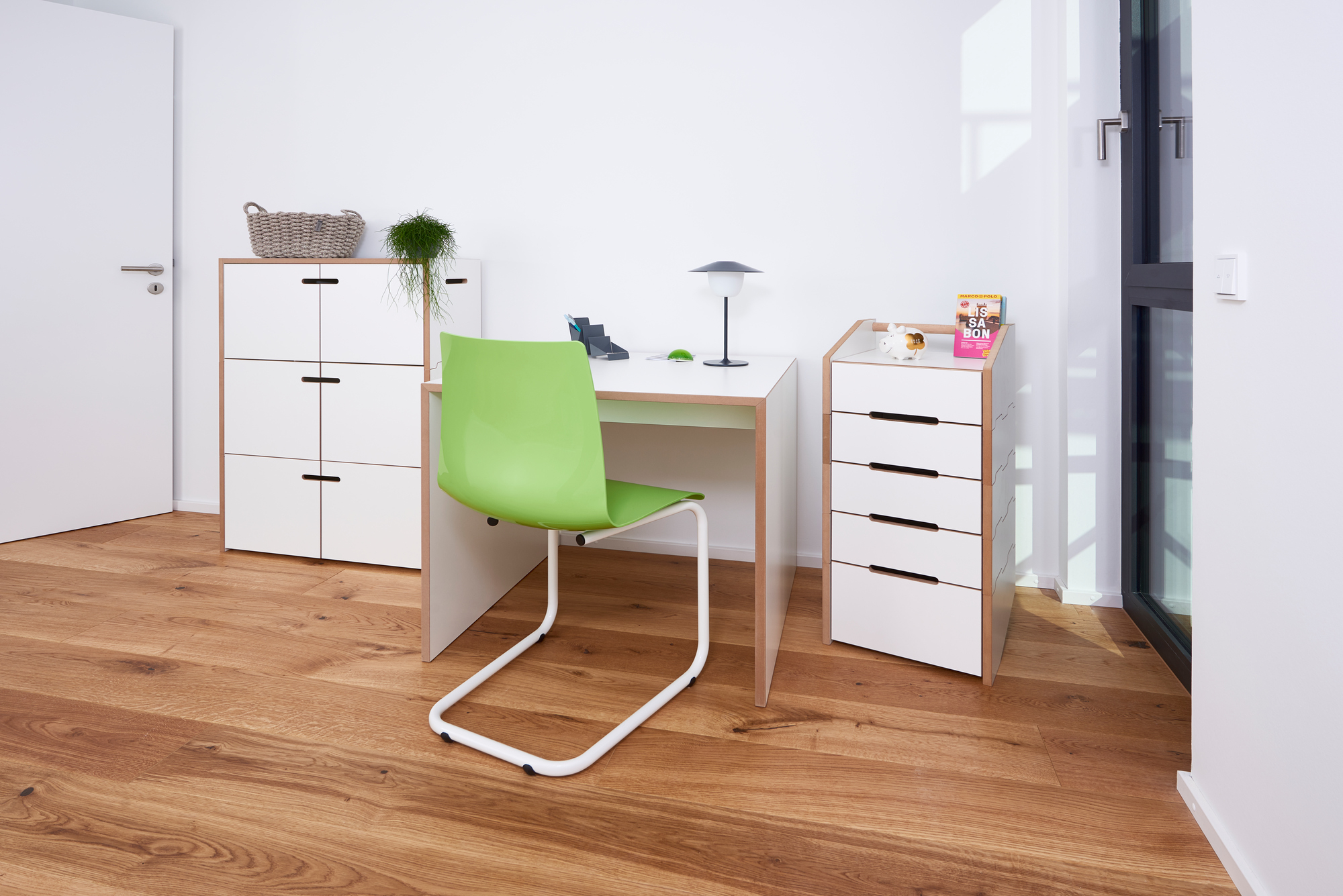 Freistell table small Tojo