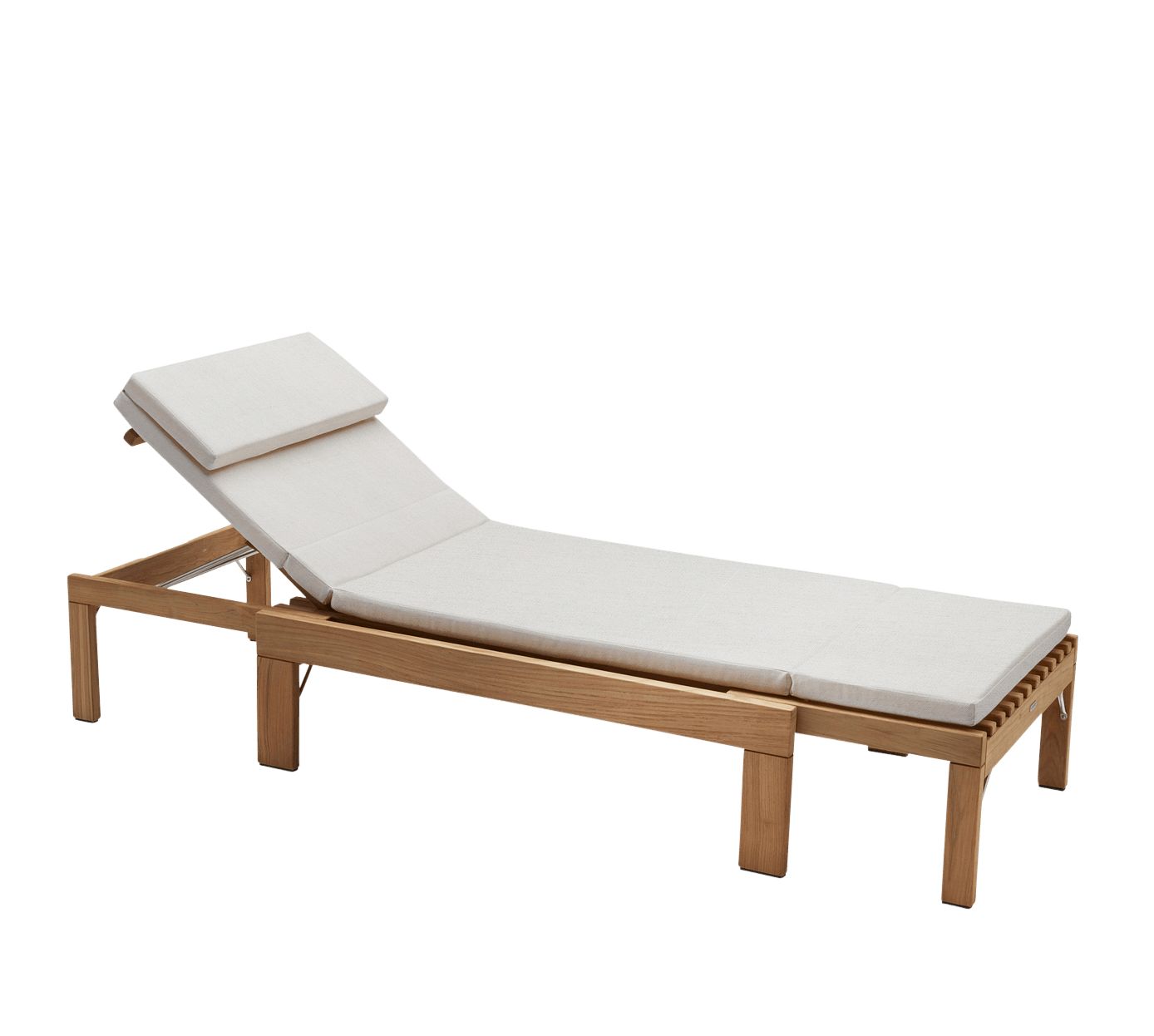 Riviera Sunbed mit Sitzkissen von Skagerak in Papyrus, Outdoor-Sonnenliege aus Teakholz.