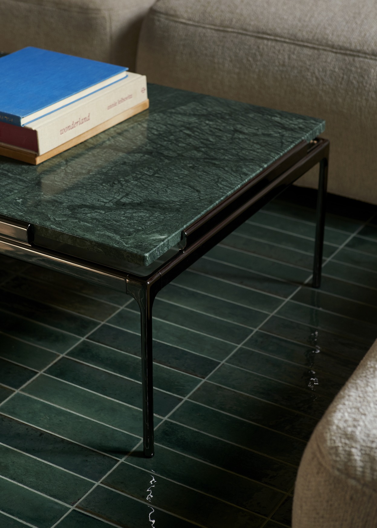 Sett LN12 / LN13 Coffee table AndTradition