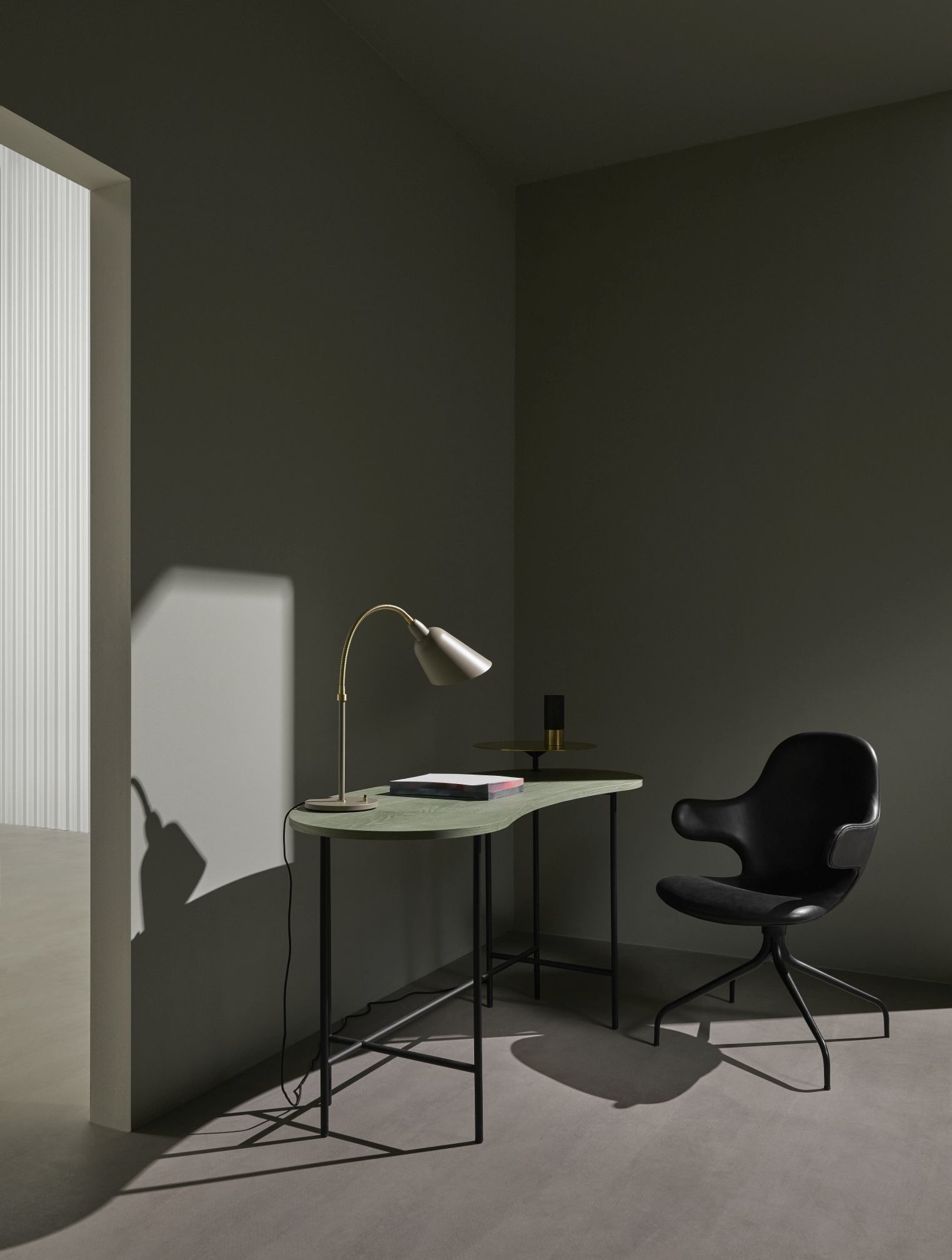 Palette JH9 Secretary / Desk AndTradition   