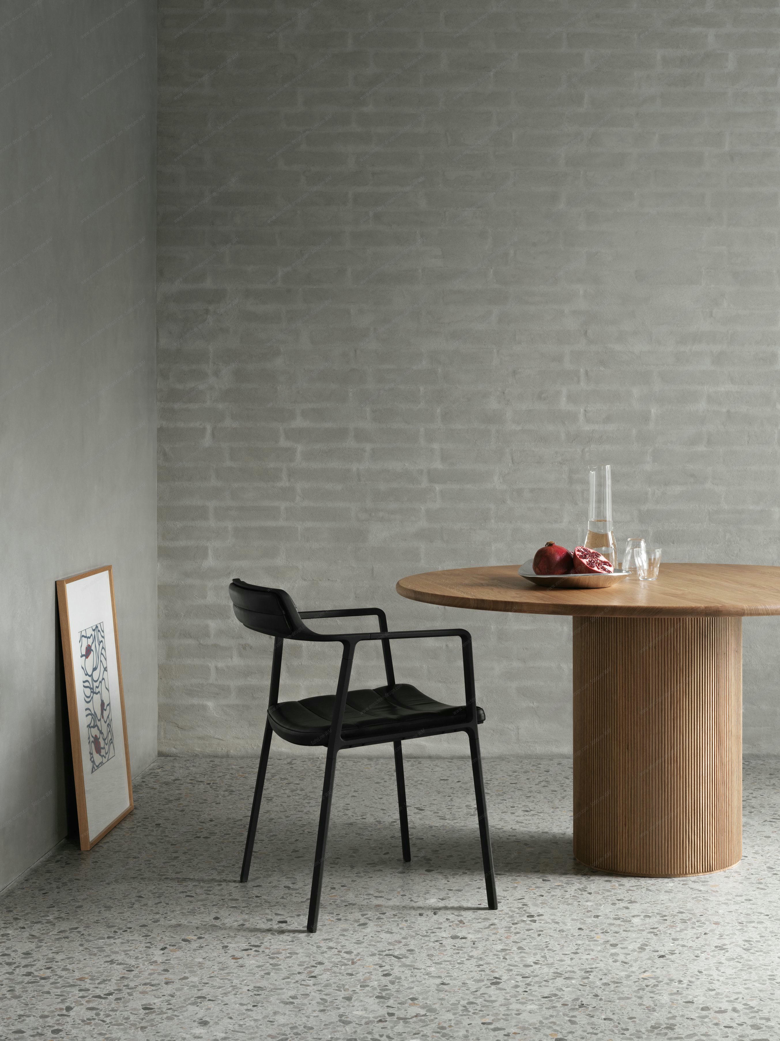 Chair black aniline leather Vipp Chair black aniline leather Vipp