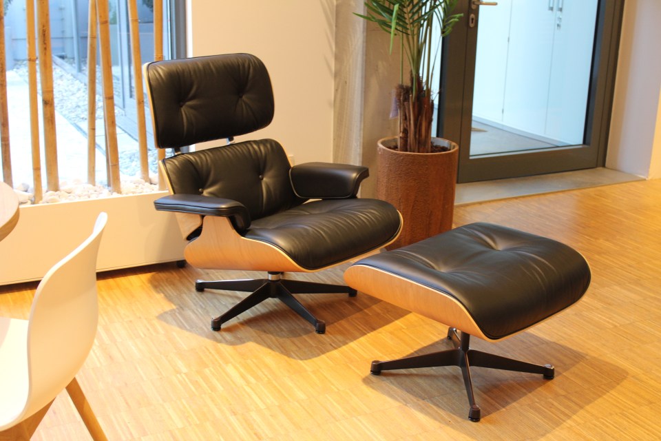 Eames Lounge Chair & Ottoman Armchair Leather Premium Vitra PREFERENTIAL COMBINATION