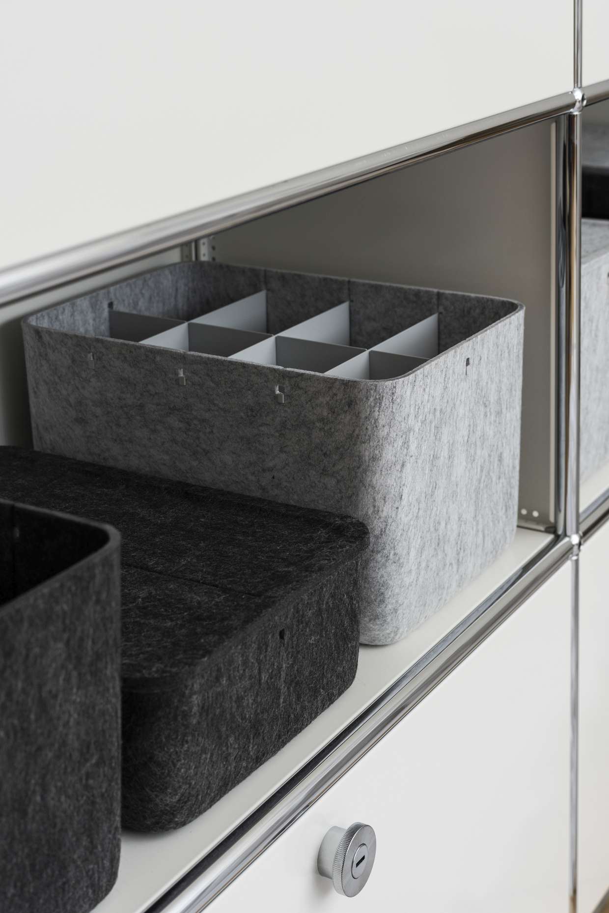 USM Haller Inos Box high with tray