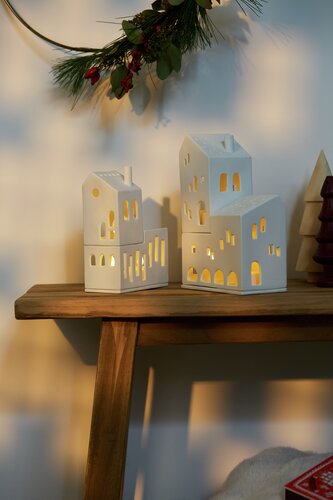 Light house Stacking house of arches Wheels