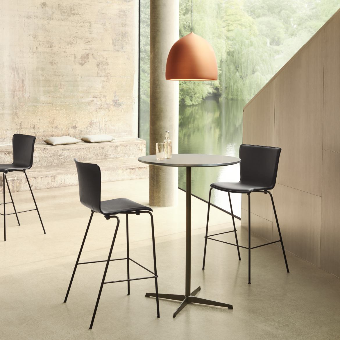 Circular bar table H 108 cm Fritz Hansen
