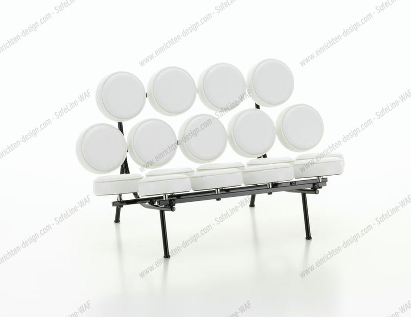 Weißes Marshmallow Sofa Miniatur von Vitra (1956) mit schwarzen Beinen auf weißem Hintergrund.