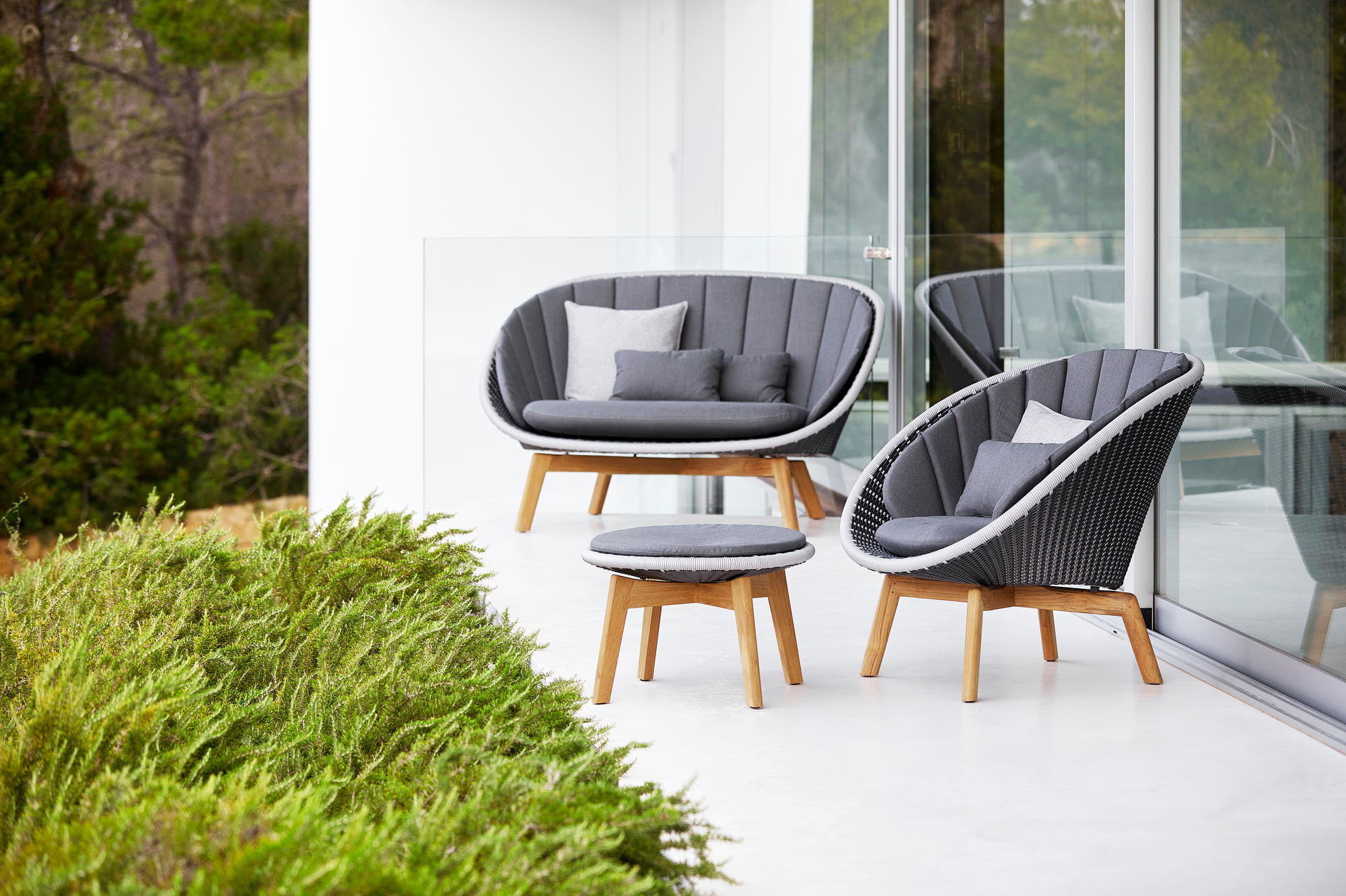 Peacock Outdoor 2 seater Sofa fiber Cane-Line