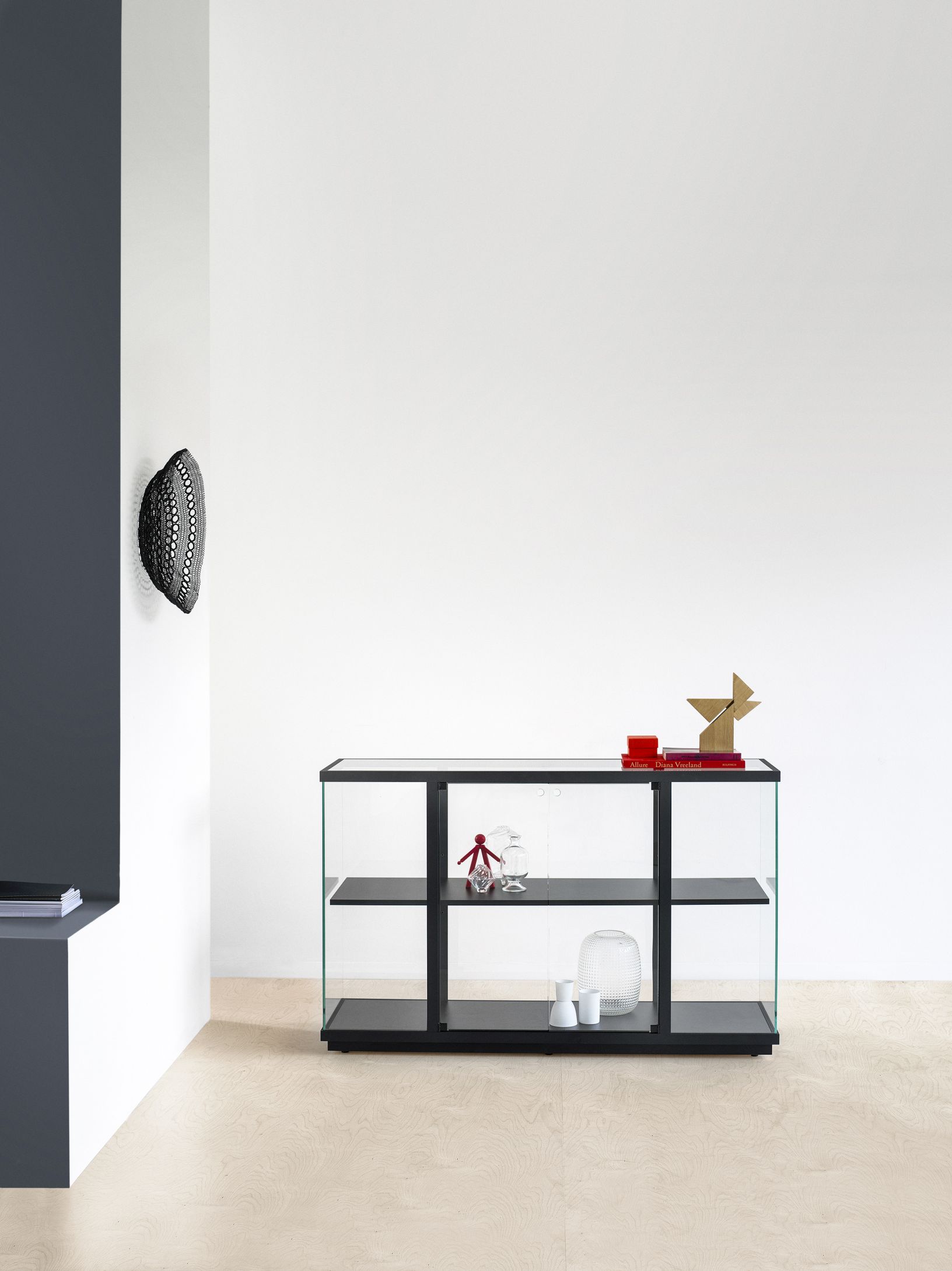 Stolp Low Display cabinet Functionals