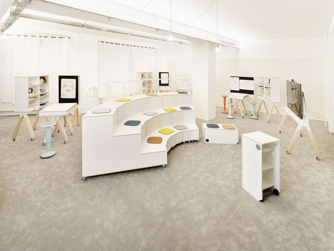 What if We Fly Taskboard W 240 cm Whiteboard Large Media Wall Interstuhl 