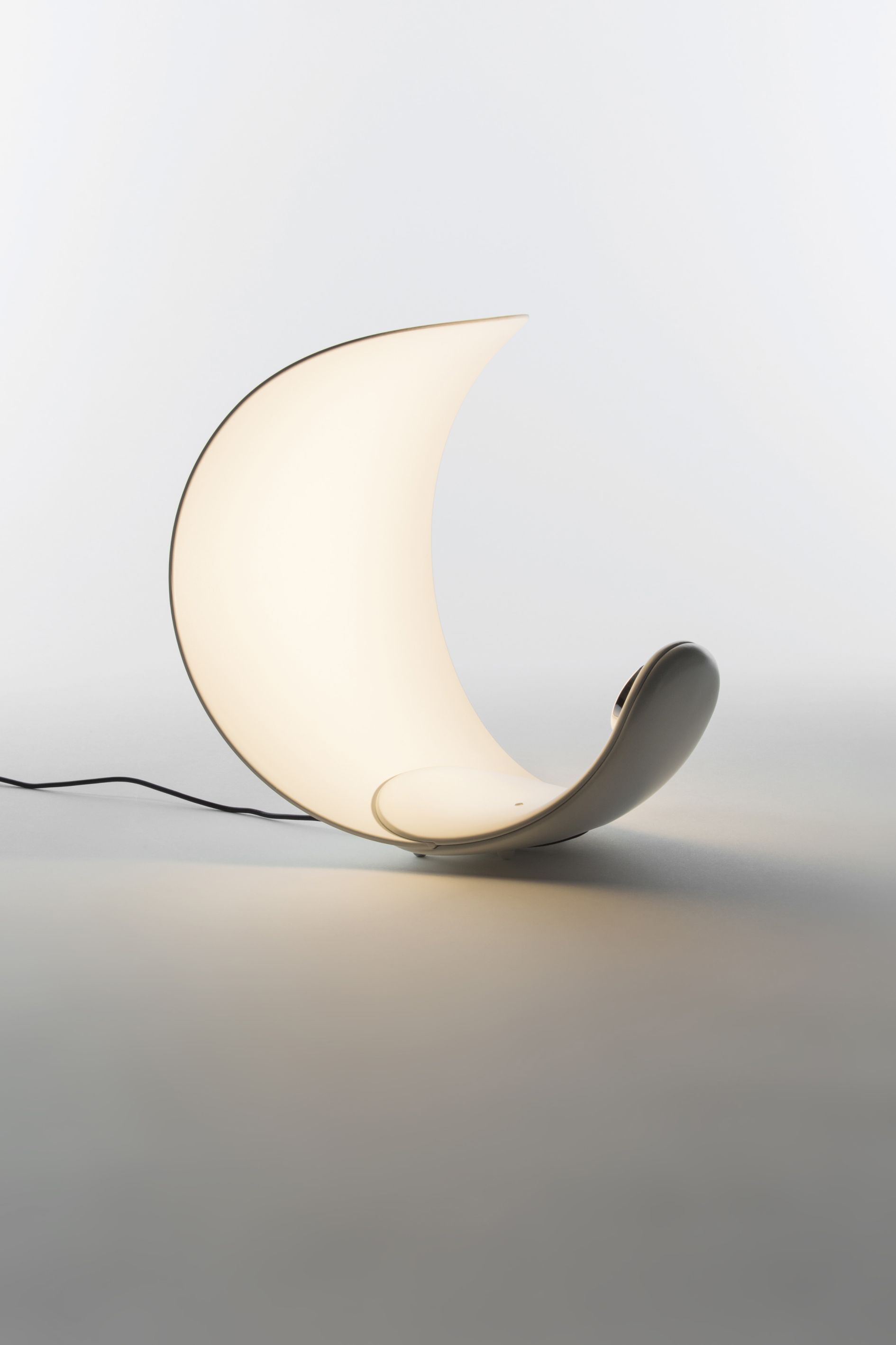 D76 Curl Table Lamp Luceplan