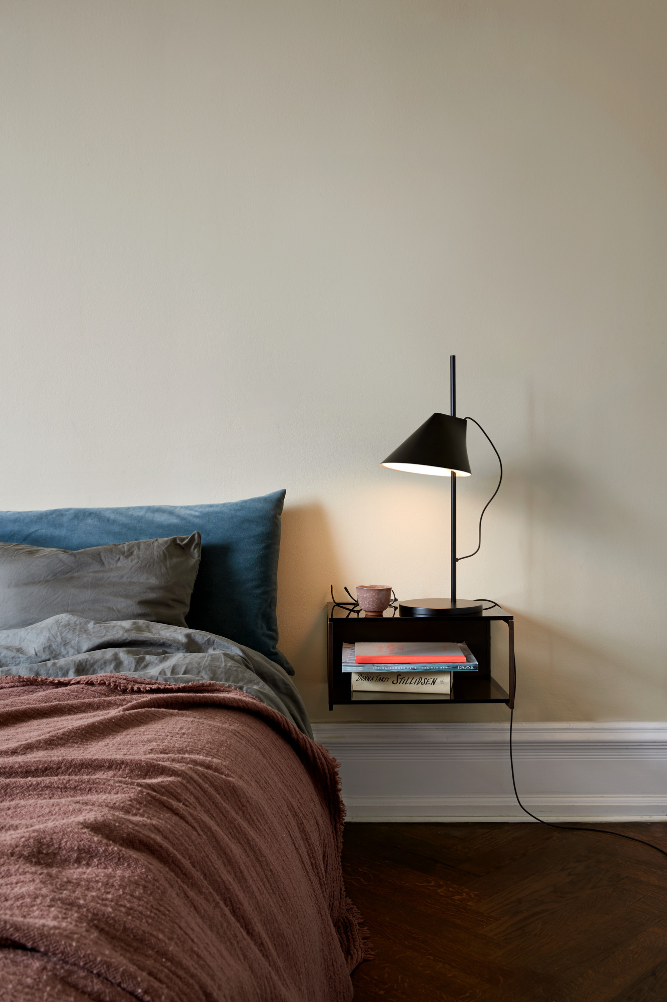 Yuh LED Table Lamp WHITE Louis Poulsen SINGLE PIECES