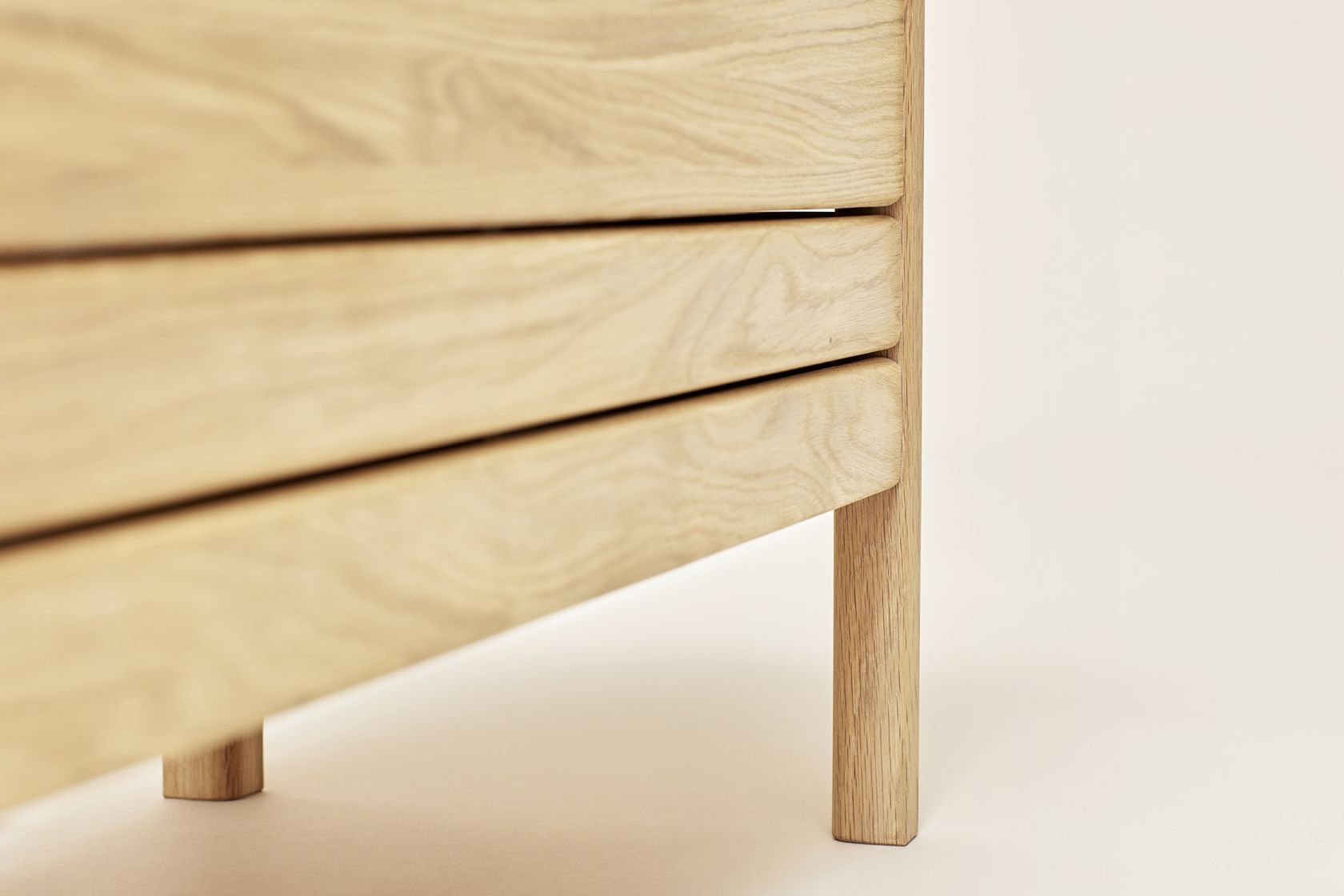 A Line Chest Bench 111 Oak white oiled Form & Refine