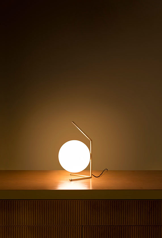 IC Lights T1 Low Table Lamp Flos black