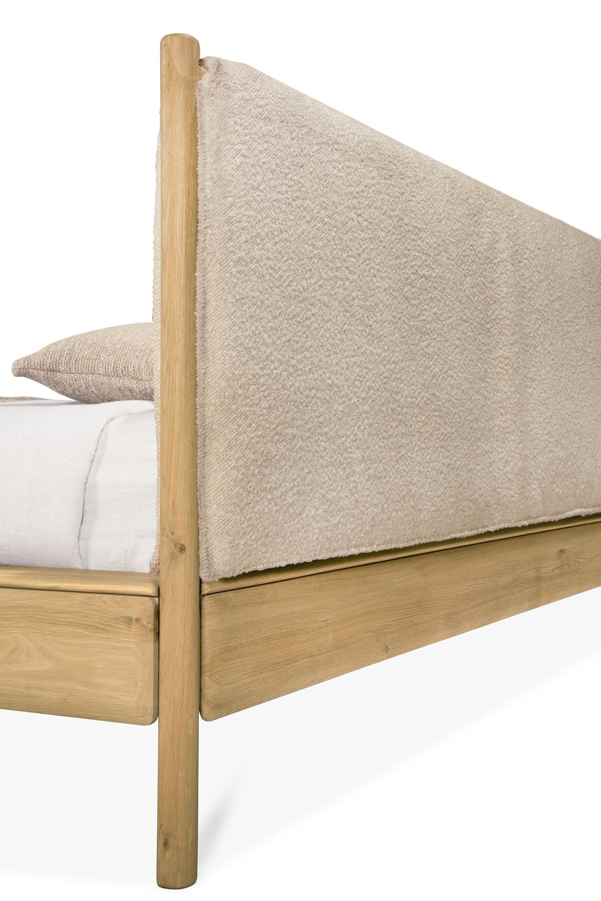 PI bed with headboard + upholstery Ethnicraft