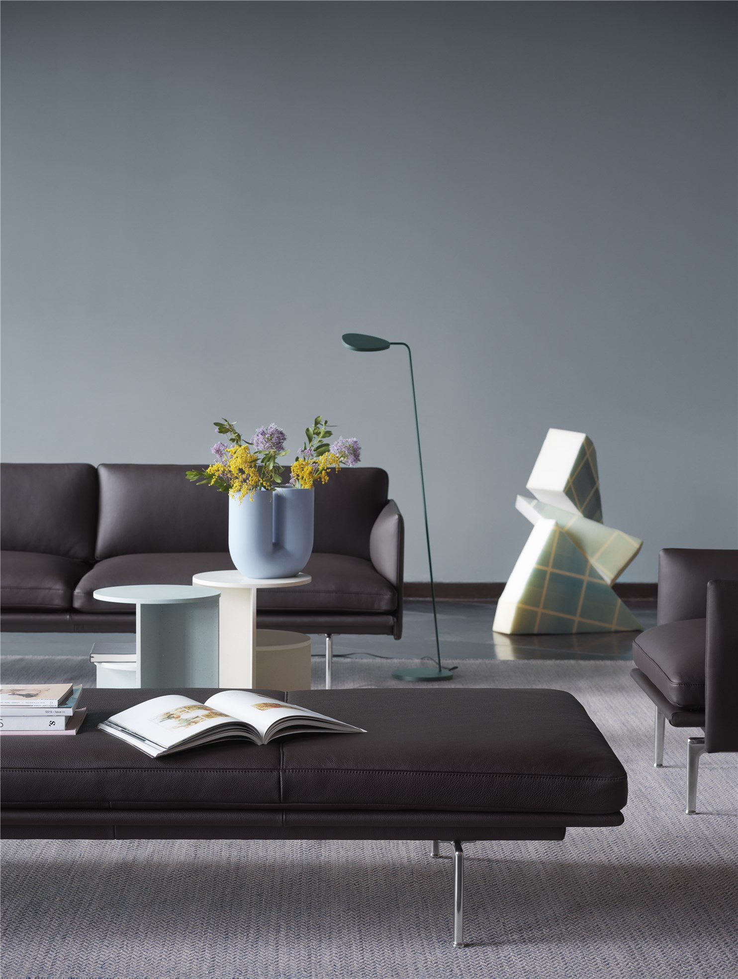 Outline 3 / 3,5 - seater sofa Muuto