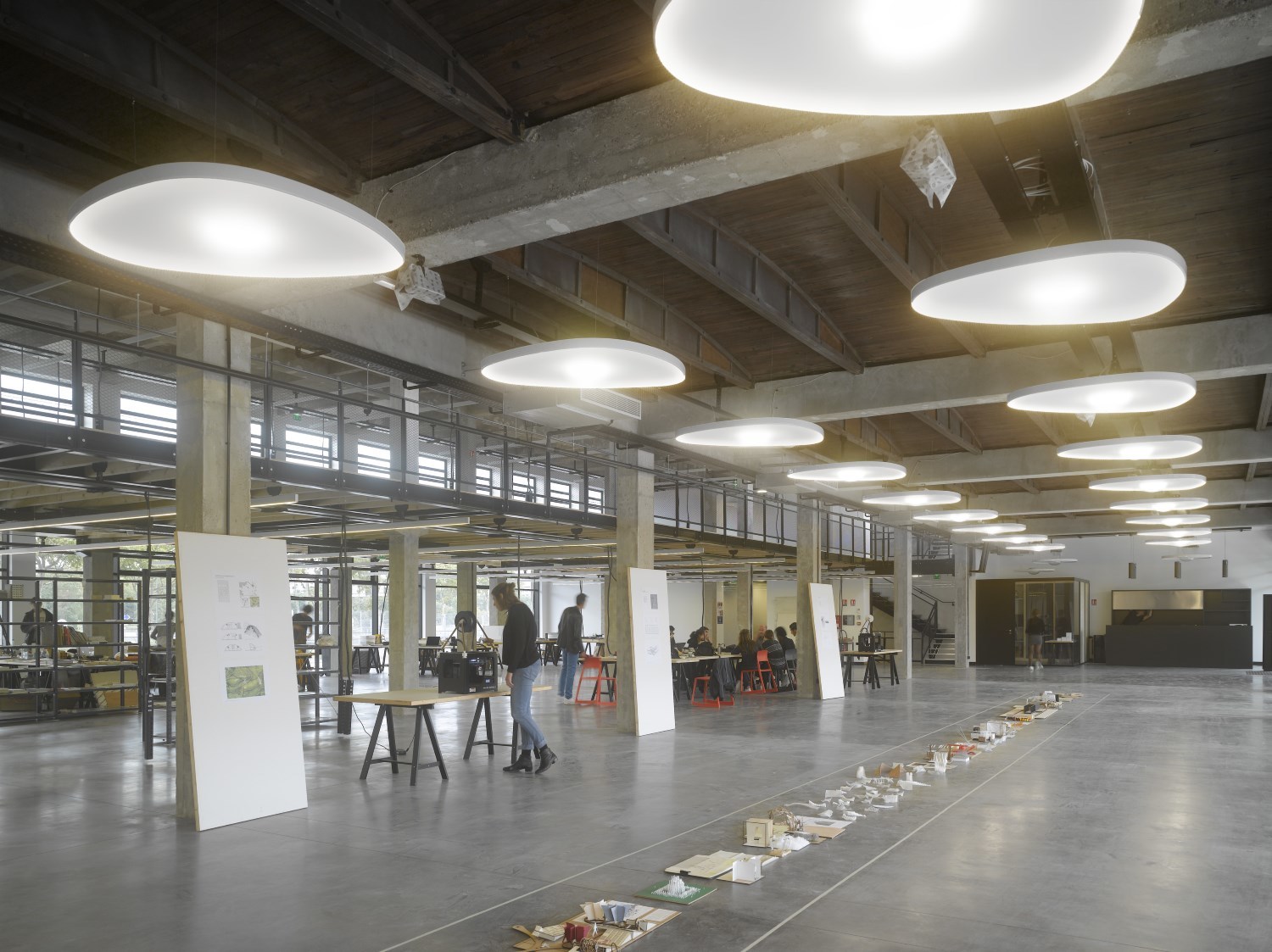 D71PV Petale LED Pendant Light Luceplan