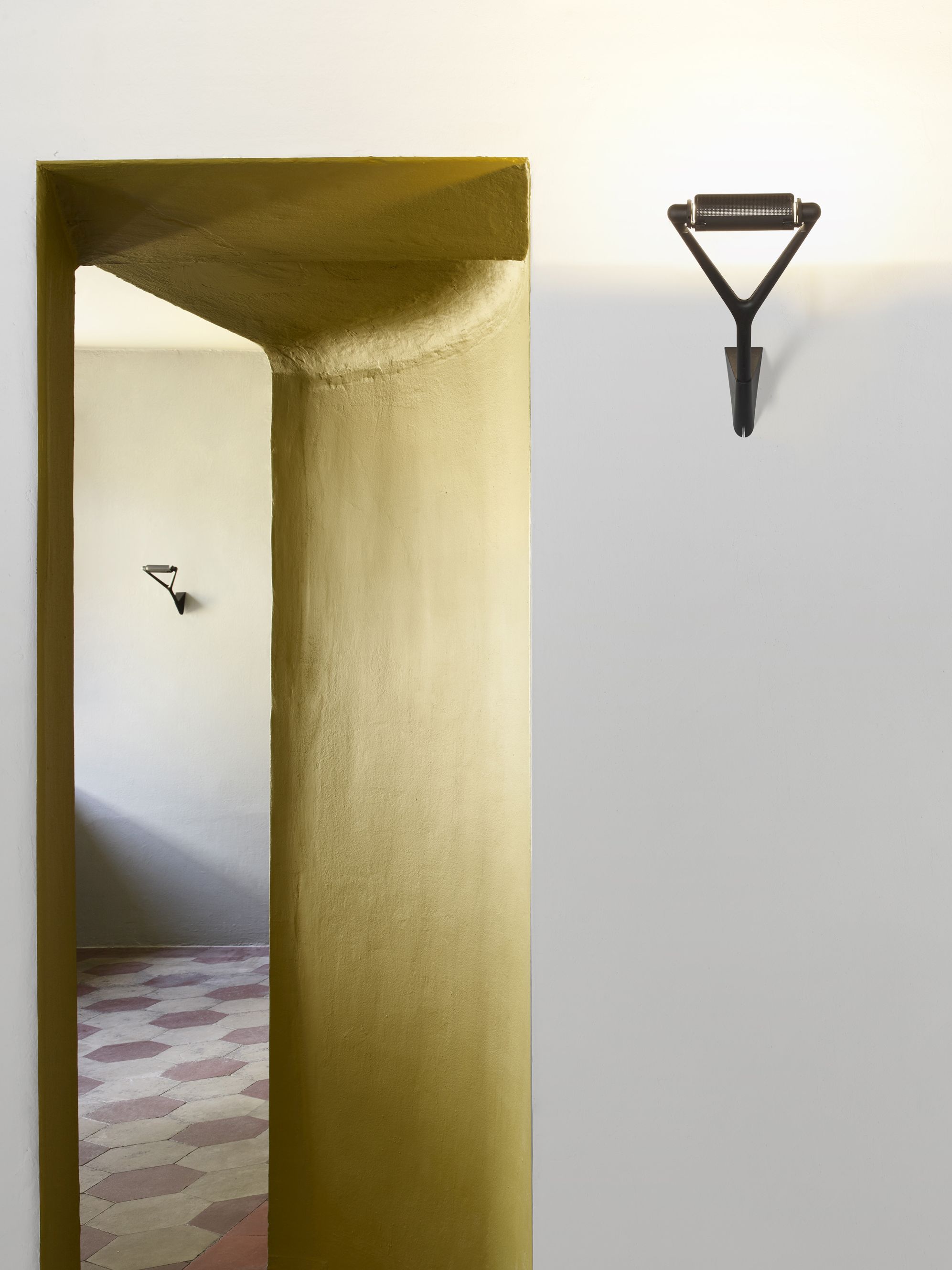 D15NA1 Lola Wall Lamp Luceplan