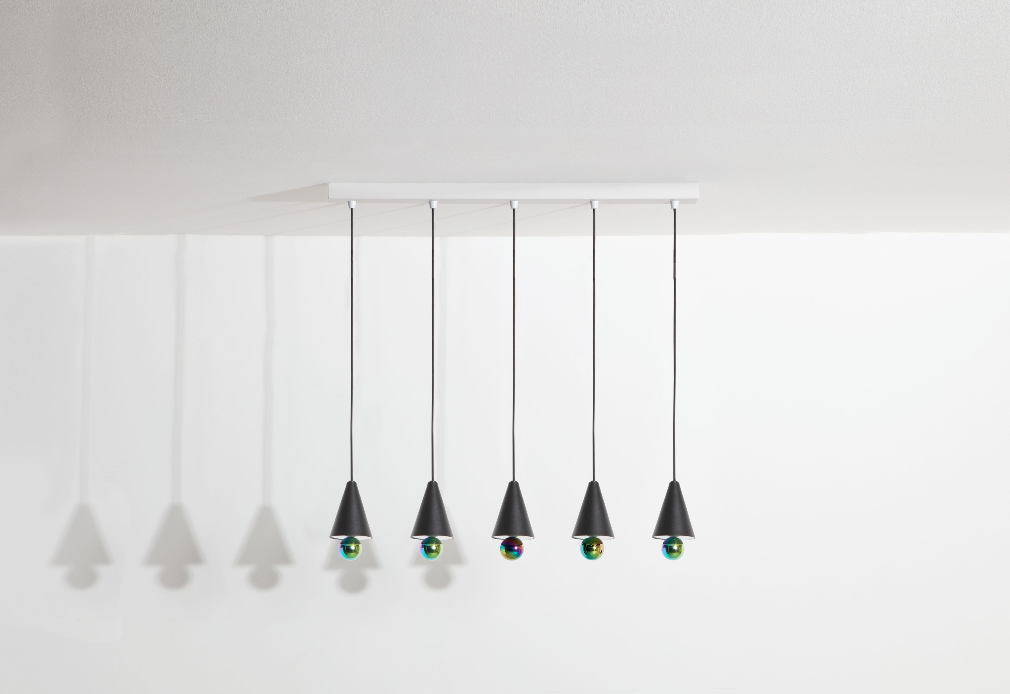 Cherry Pendant light Pendant light set of 5 Linear Petite Friture 