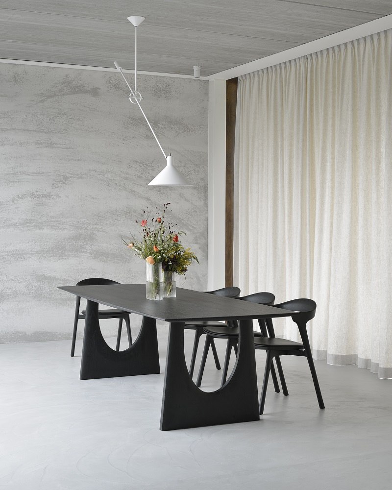 Geometric Dining table Oak black Ethnicraft
