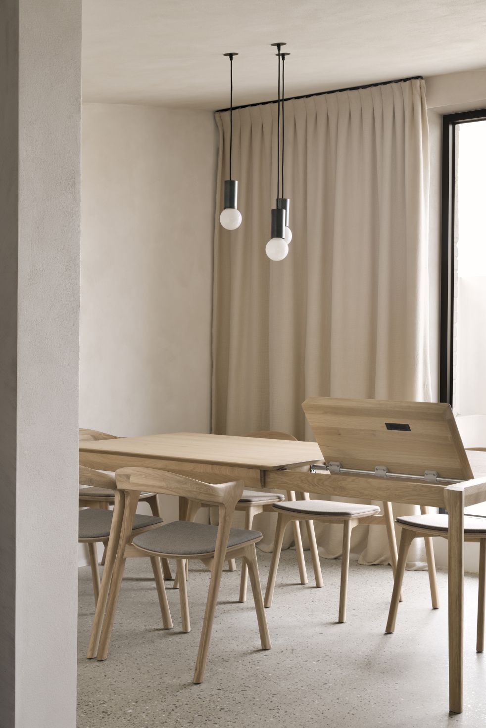 Bok extendable dining table laquered oak W120-180cm Ethnicraft