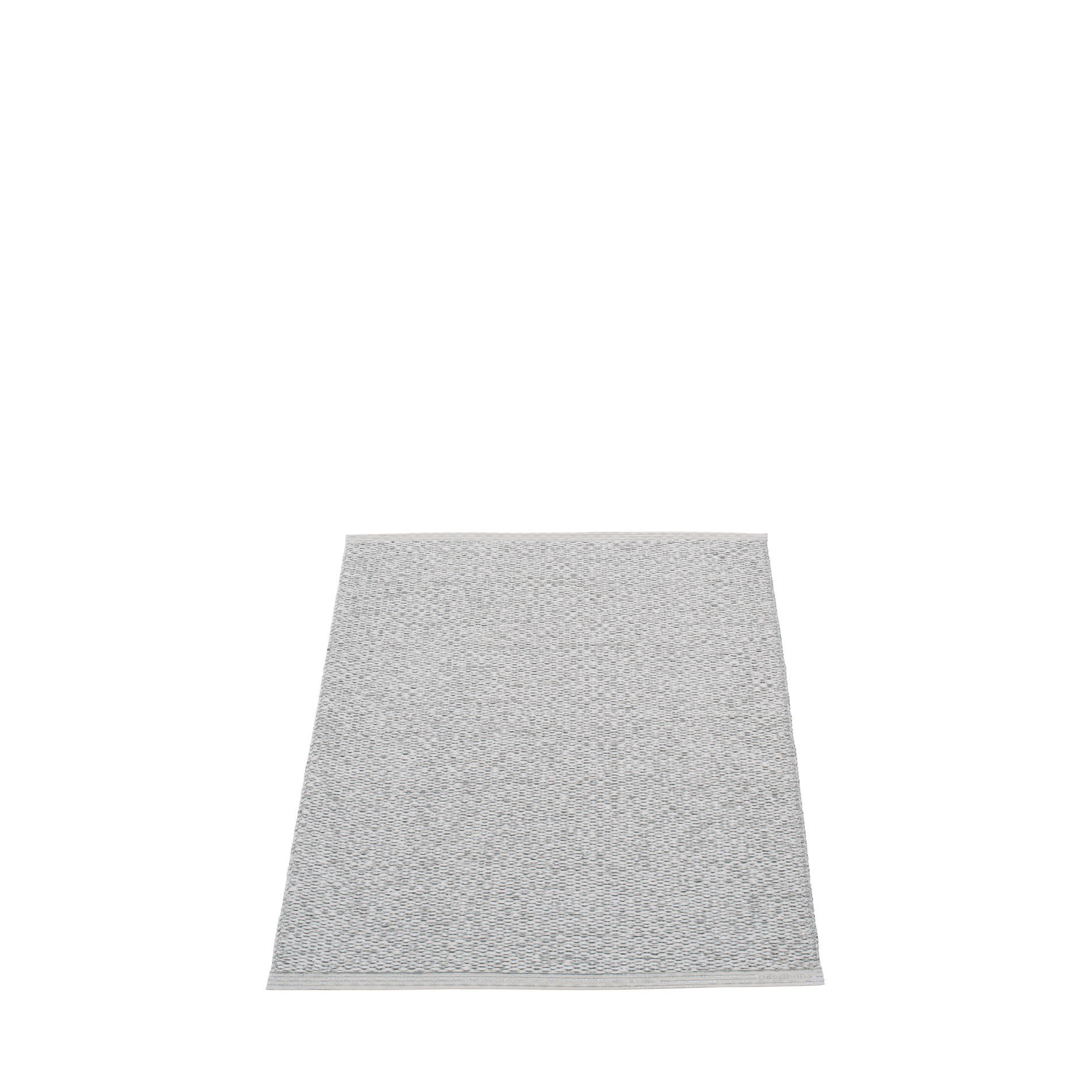 Svea Kunststoffteppich von Pappelina, 70x90 cm, in Grau. Moderner, robuster Teppich für Innen und Außen.