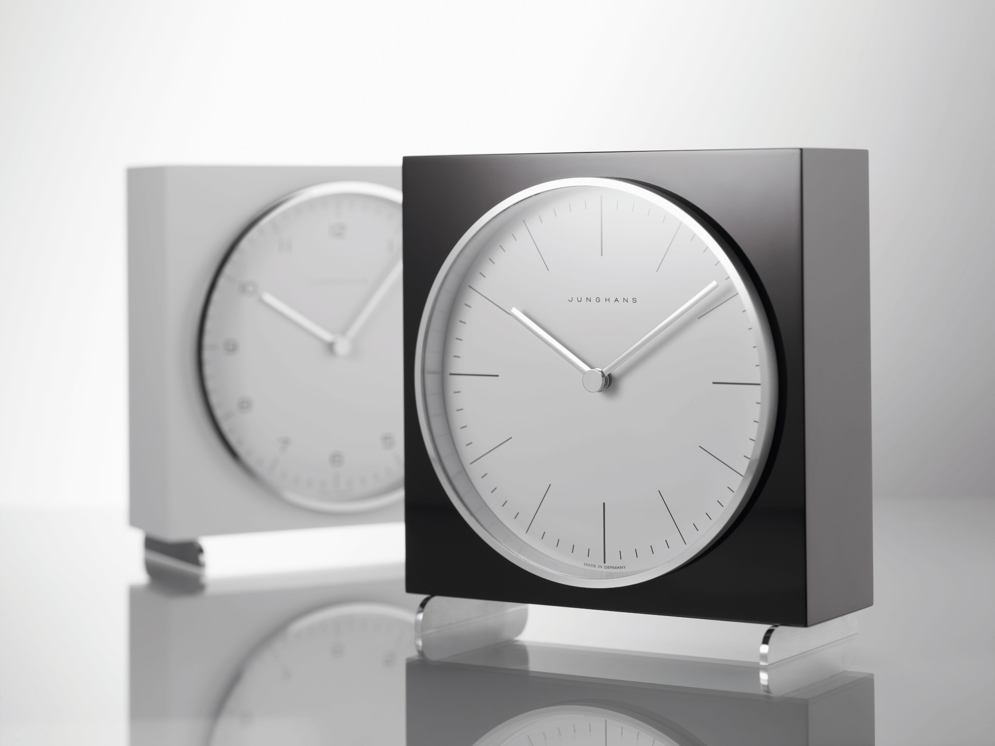 Max Bill Junghans table clock Klein & More SINGLE PIECE