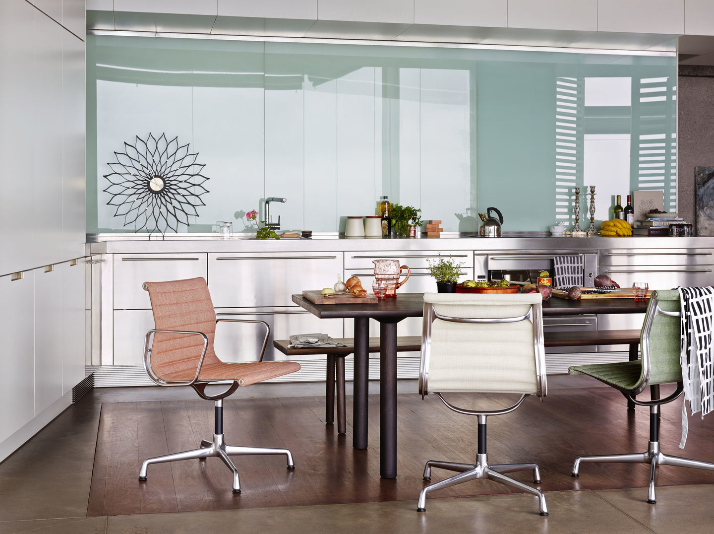 Aluminum Chair EA 104 / EA104 Chair Vitra