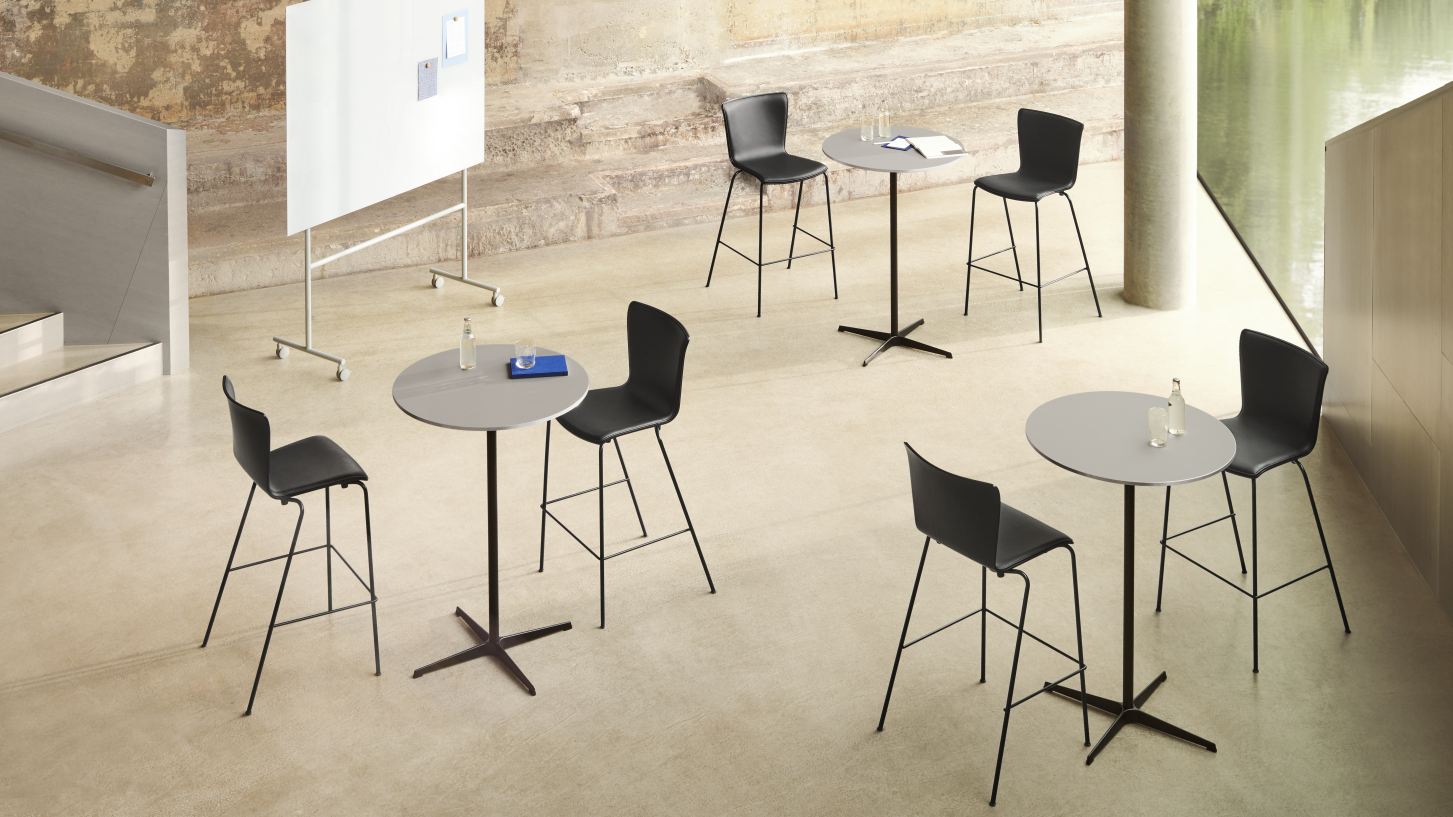 Circular bar table H 108 cm Fritz Hansen