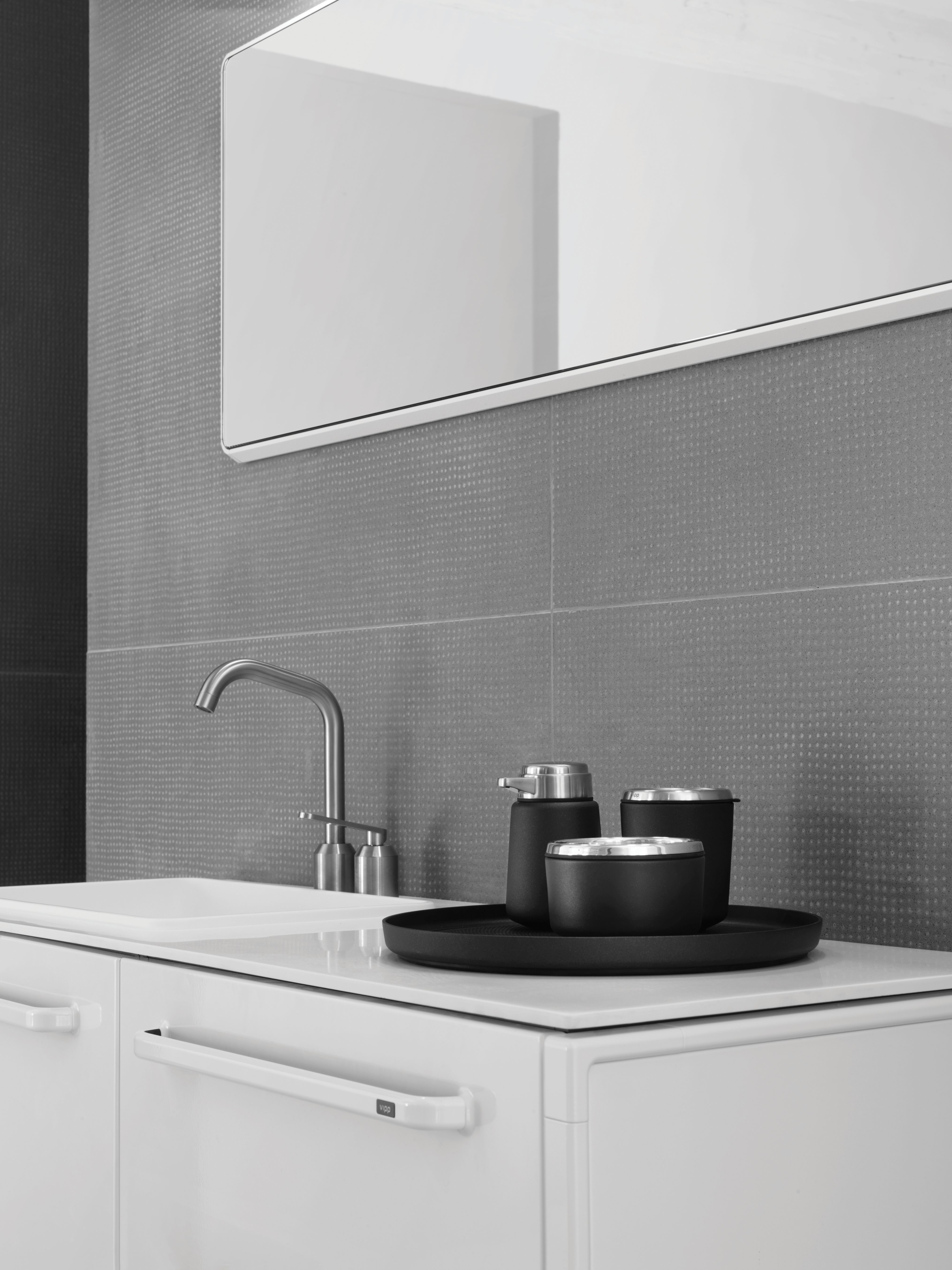 Dispenser black Vipp