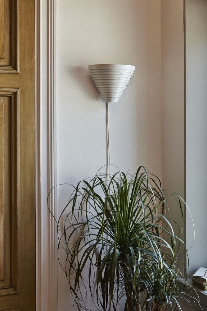 A910 wall lamp Artek