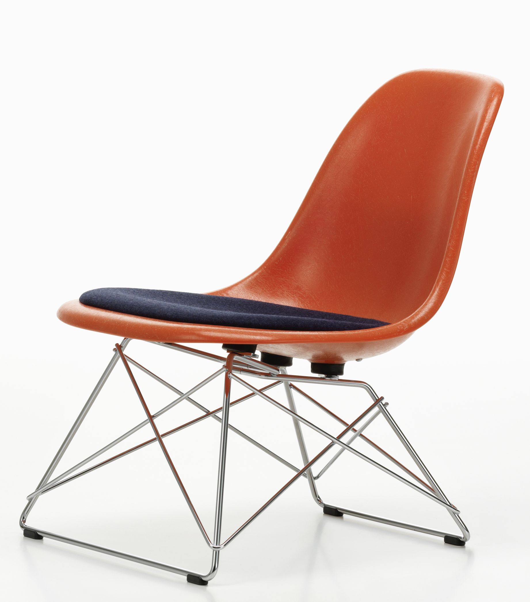 Eames Fibreglass Chair LSR Chair with seat cushion Vitra