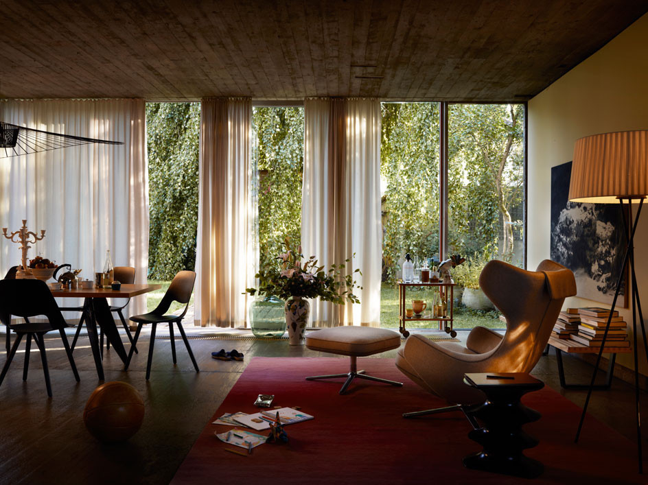 Grand Repos armchair + Panchina B 75 cm Vitra