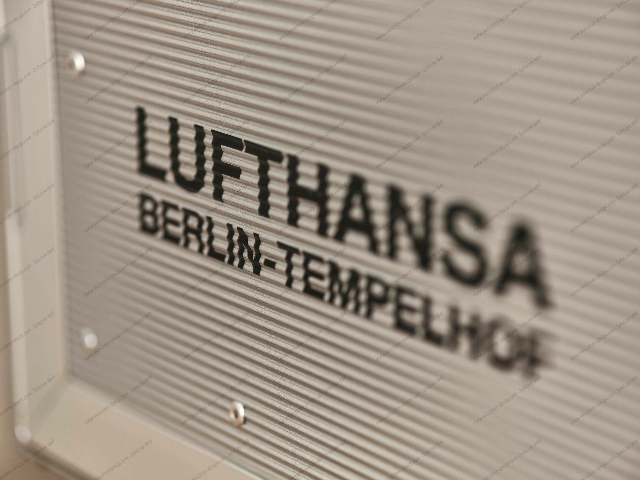 Lufthansa Ju 52 aircraft trolley boarding bar