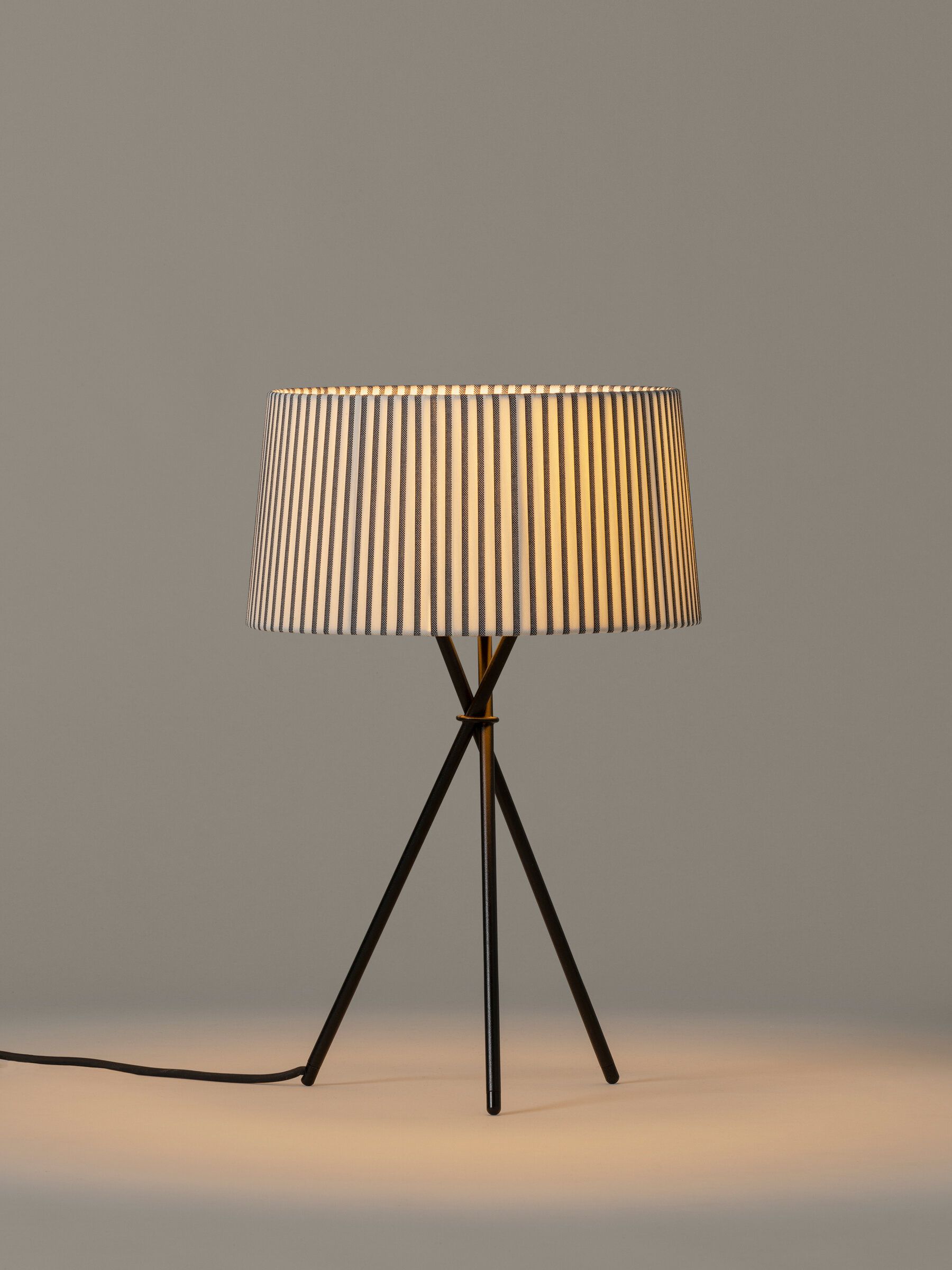 Tripode M3 Table Lamp Bretona Stripes Santa & Cole Tripode M3 Table Lamp Bretona Stripes Santa & Cole