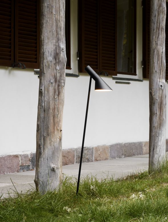 AJ Garden Bollard Light Long Louis Poulsen
