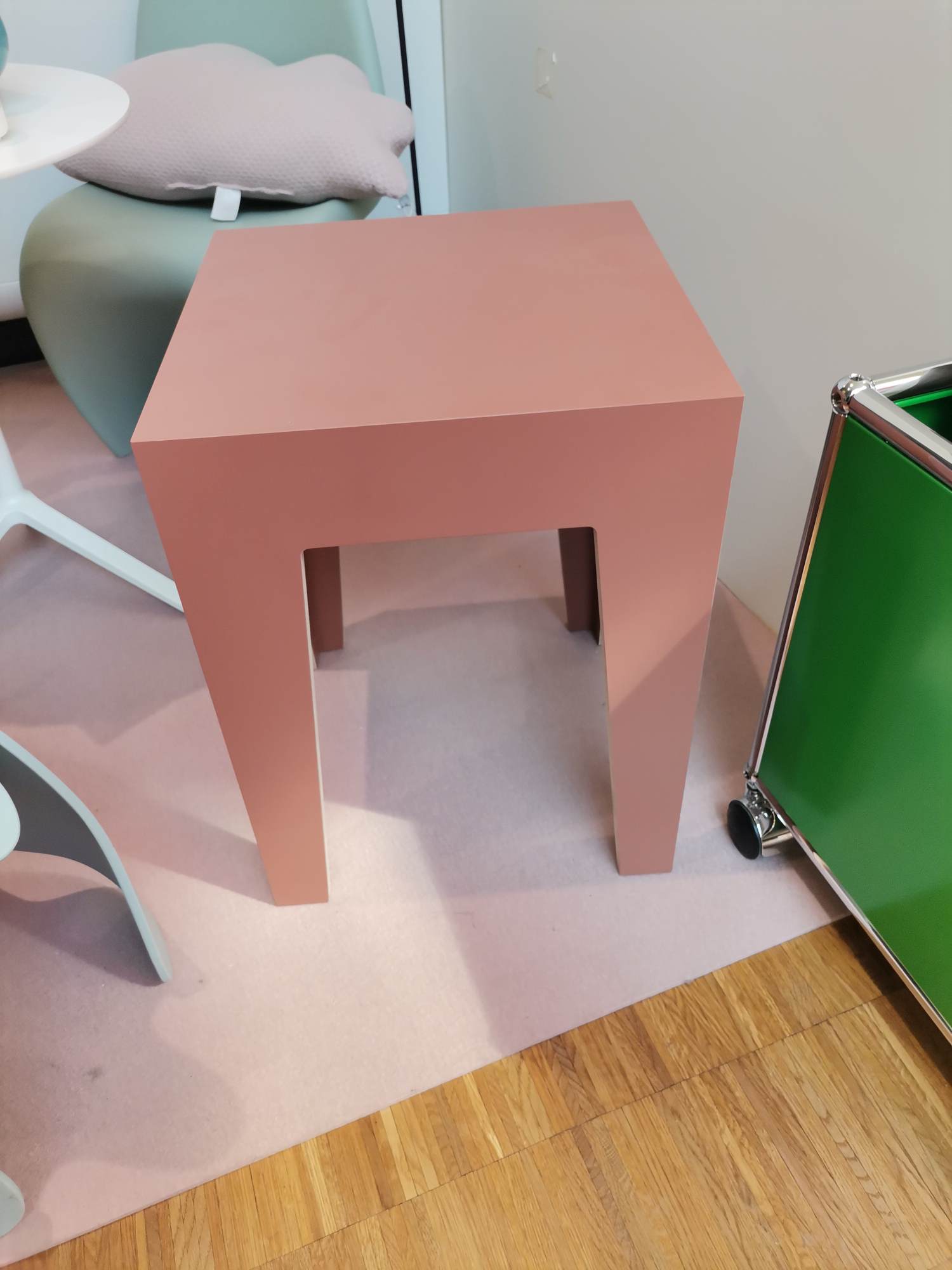 HENRIK stool TERRAKOTTA Das ganze Leben EXHIBITION PIECE 