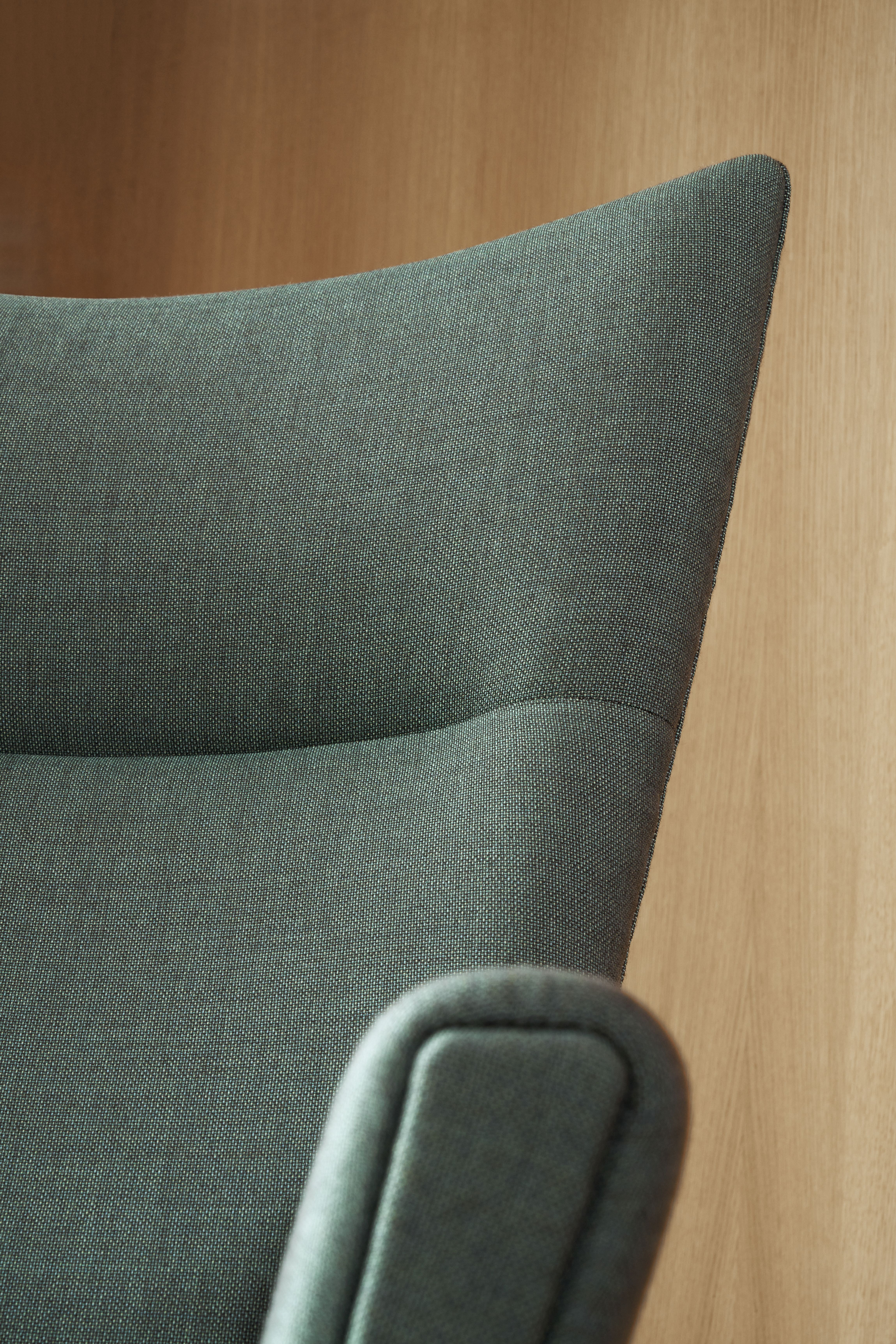 CH445 Wing Chair Passion 6101 Limited Edition Carl Hansen & Søn