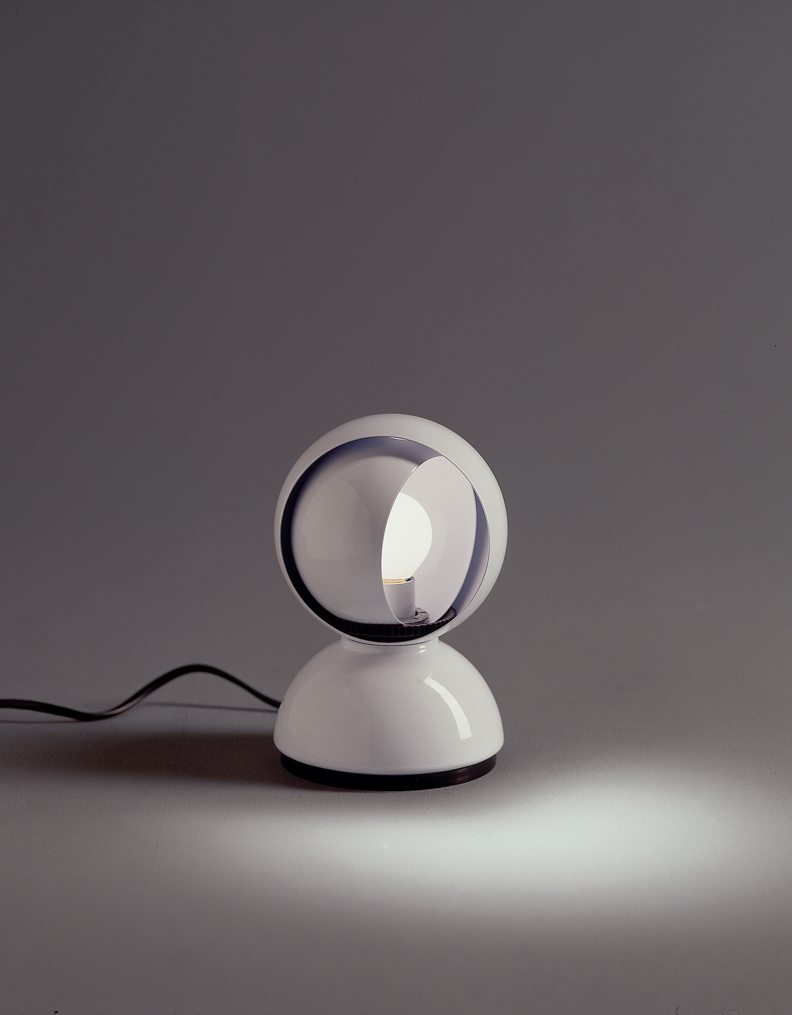 Eclisse Table/Wall lamp Artemide
